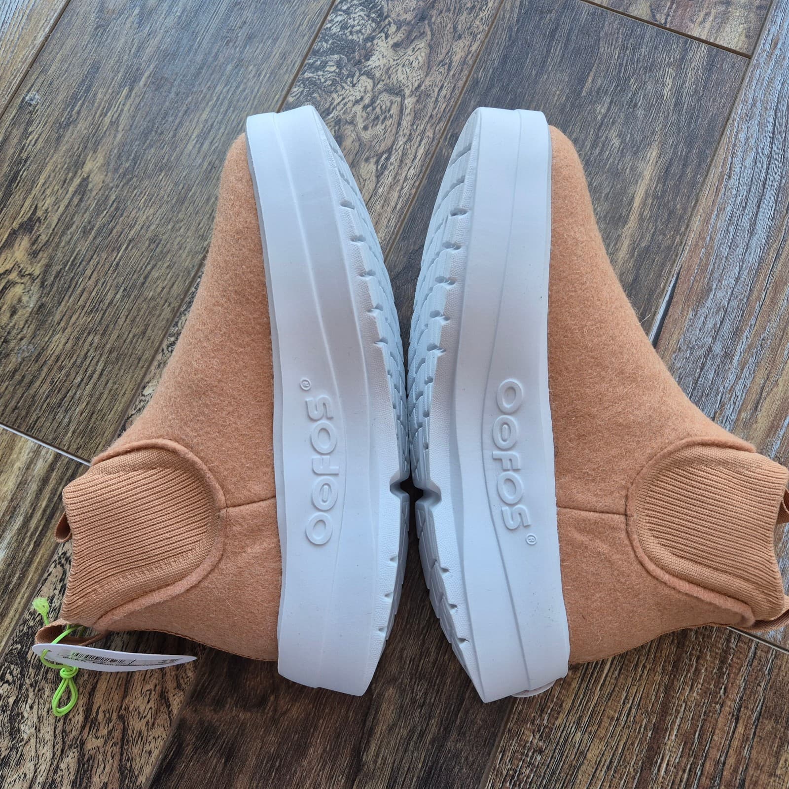 NEW OOFOS OOmega Londoner Women's 5 Ankle Boot Insulated Wool Blend Almond $160 - Thumbnail 9