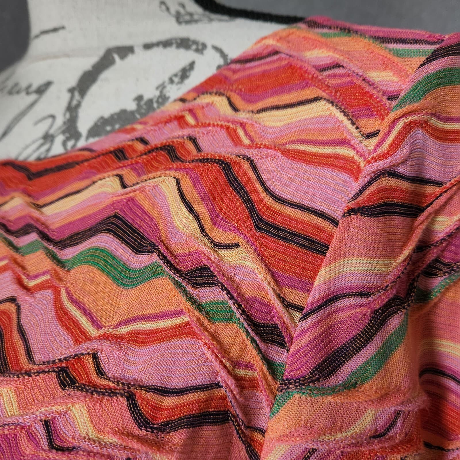 Sno Skins Hi-Low Tunic Knit Top 3/4 Sleeve Zig-Zag Multicolor Sz.M Made in USA - Thumbnail 2