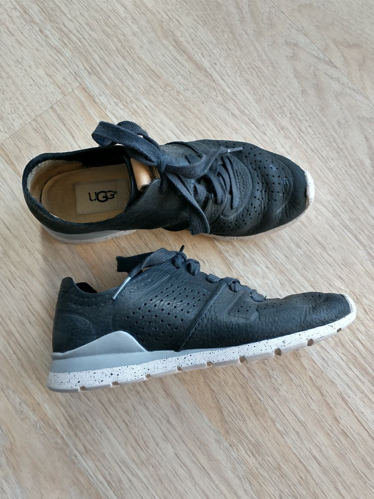 UGG Australia Tye Women Leather Fashion Sneakers Lace Up Black US6 EU36 #1016674 - Thumbnail 5