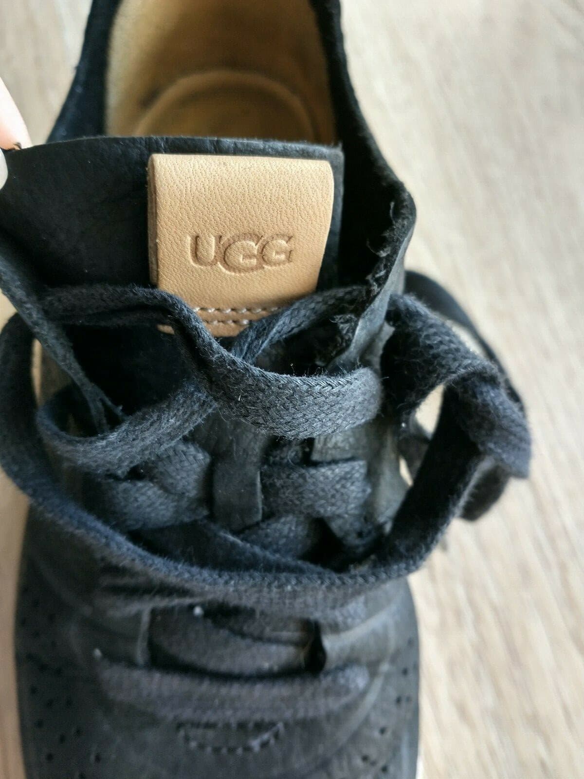 UGG Australia Tye Women Leather Fashion Sneakers Lace Up Black US6 EU36 #1016674 - Thumbnail 8