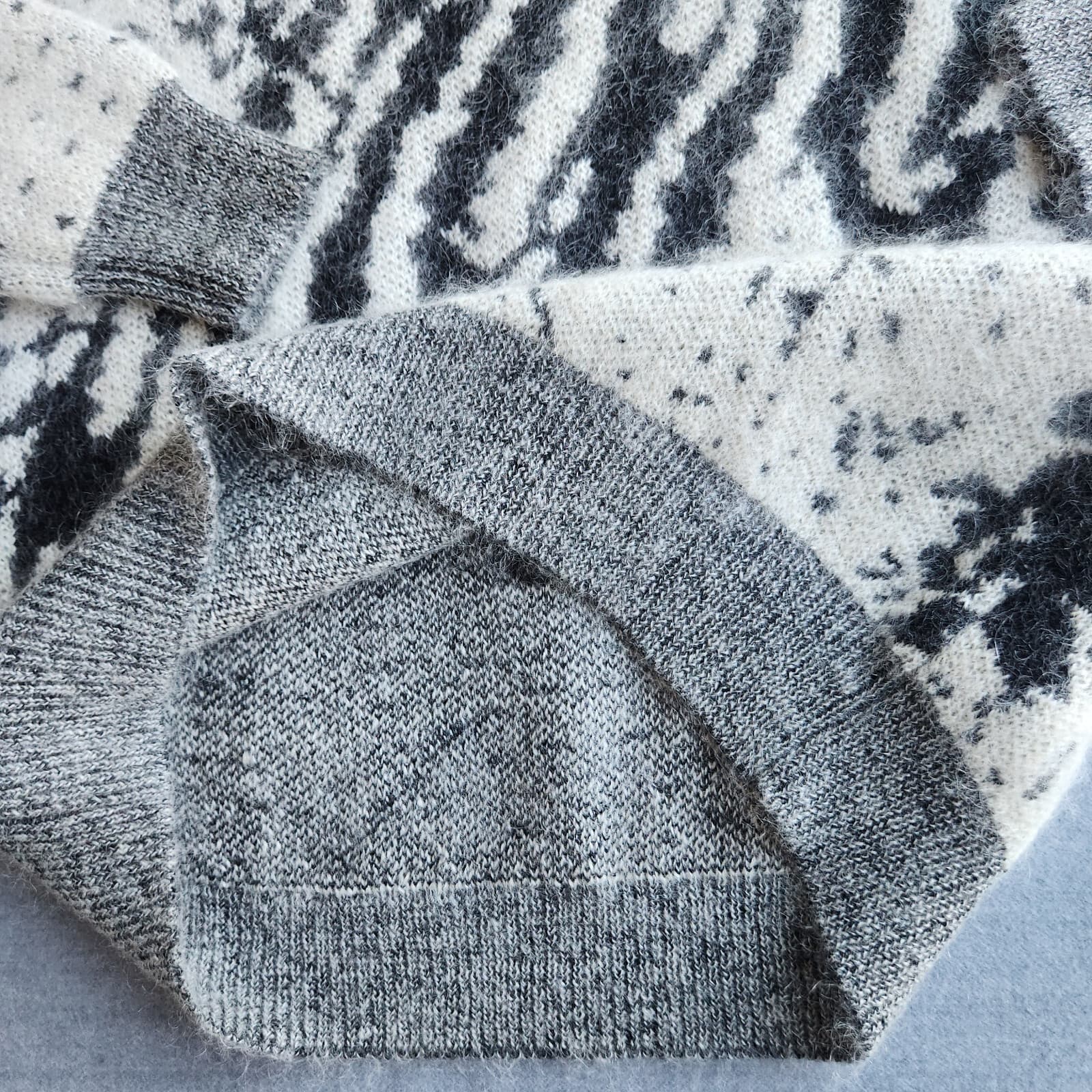 NWoT AllSaints Animal Jumper Wool Mohair V-Neck Sweater Gray Black Women's M - Thumbnail 7