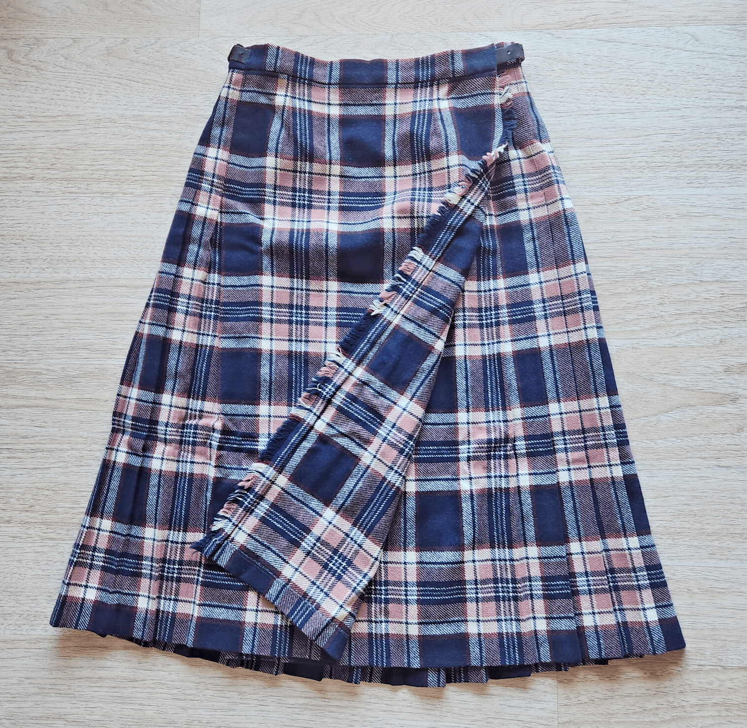 Vintage Pitlochry Knitwear Scotland 100% Wool Wrap Skirt Plaid Multicolor Sz.14 - Thumbnail 2