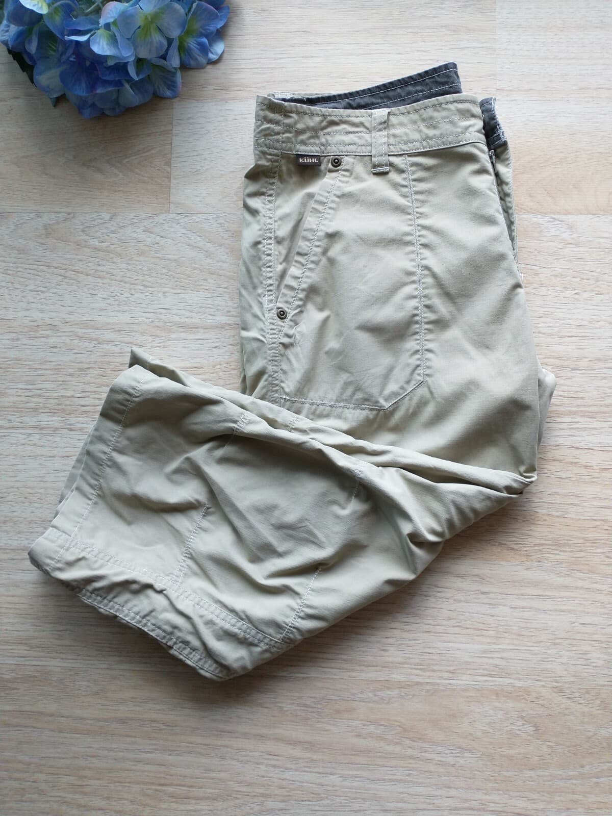 Kuhl Dry Stretch Eva Porative Hiking Shorts Floral Embroidered Khaki Women Sz.6 - Thumbnail 3