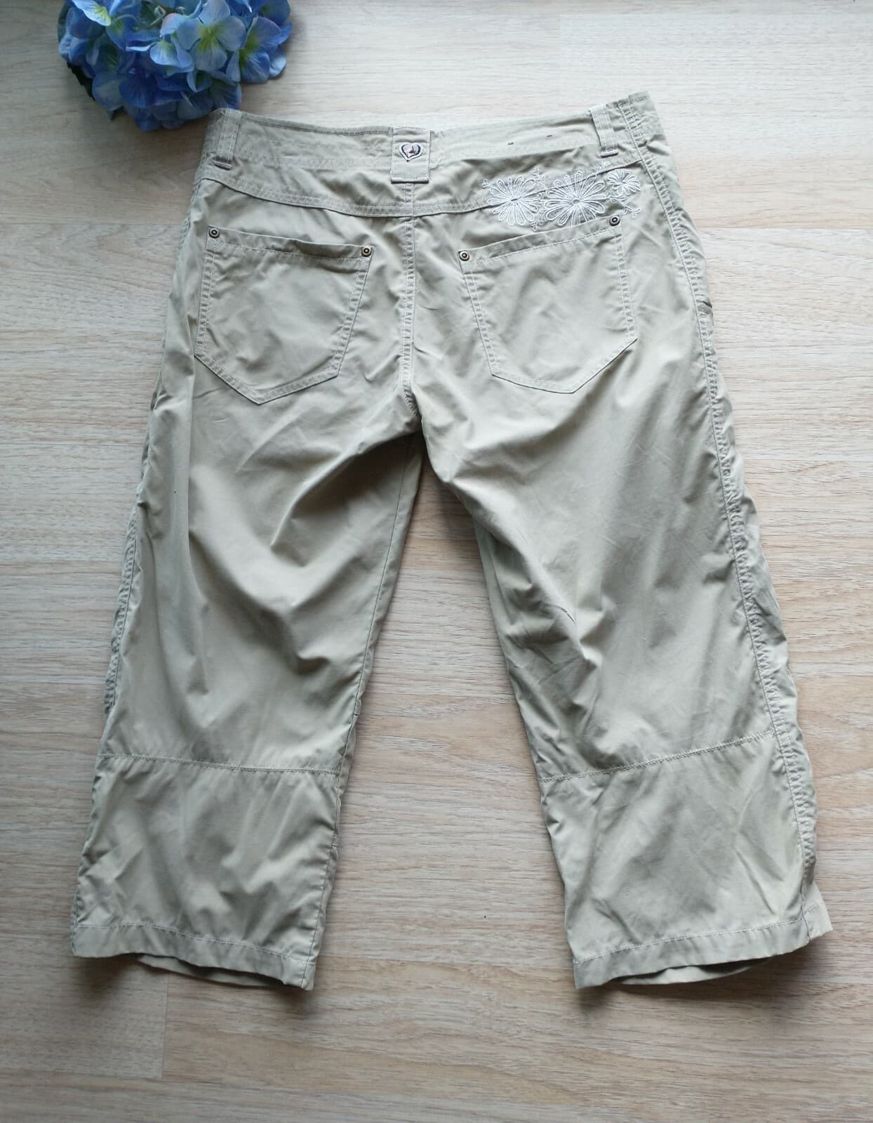 Kuhl Dry Stretch Eva Porative Hiking Shorts Floral Embroidered Khaki Women Sz.6 - Thumbnail 6