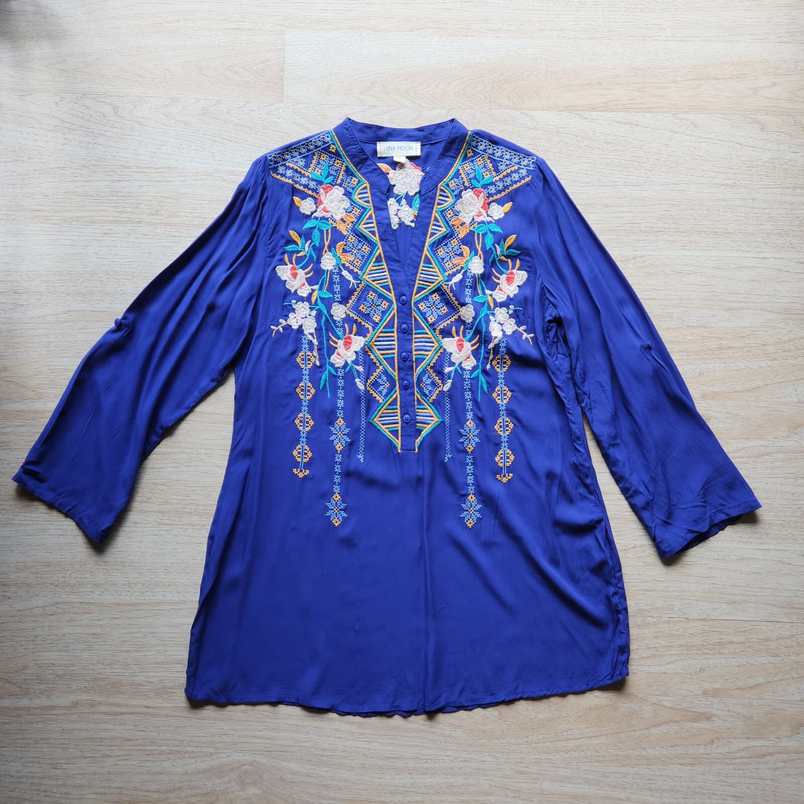 EUC LUNA MOON Embroidered Tunic Top Roll Tap Sleeve 100% Rayon Blue Women Sz.M - Thumbnail 7