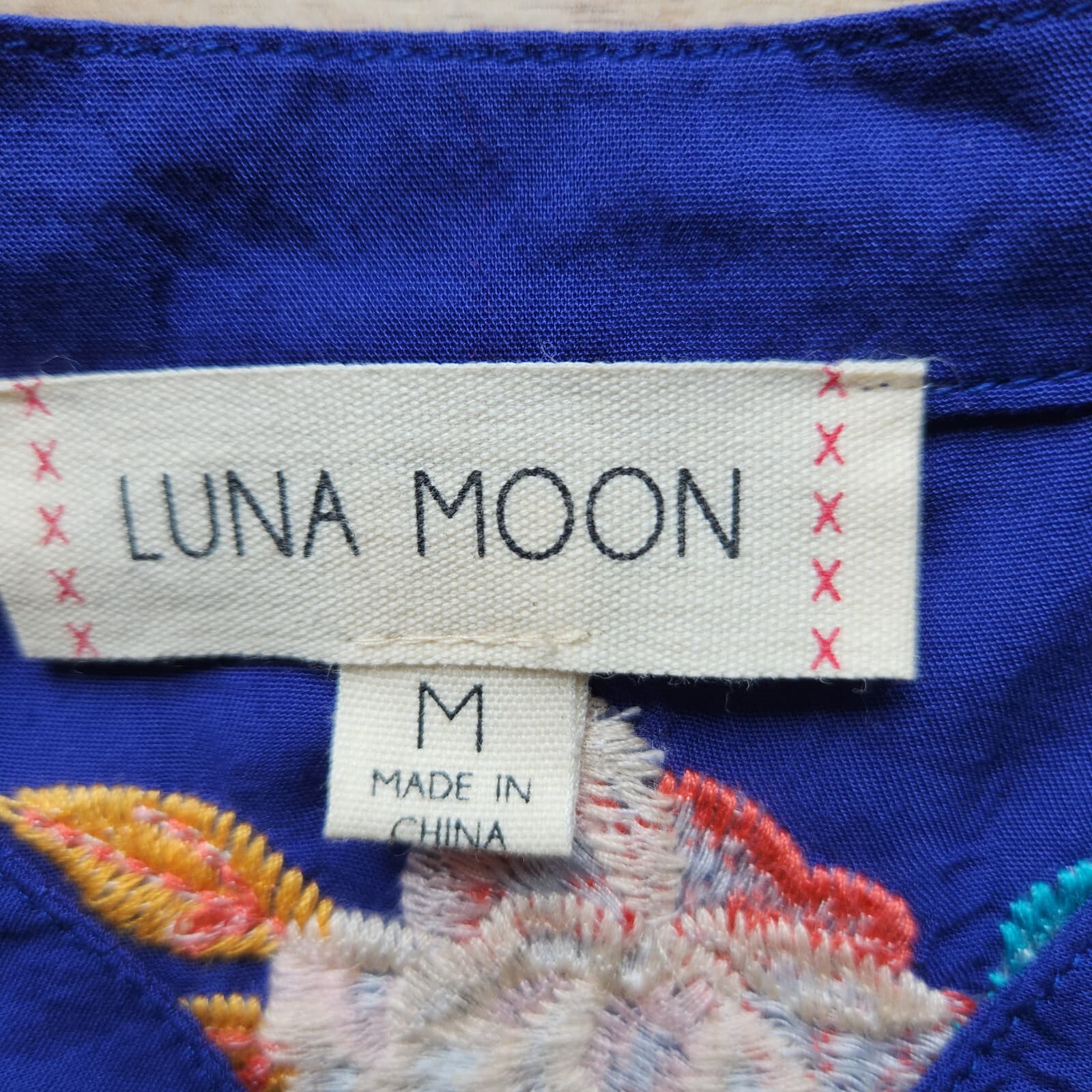EUC LUNA MOON Embroidered Tunic Top Roll Tap Sleeve 100% Rayon Blue Women Sz.M - Thumbnail 8