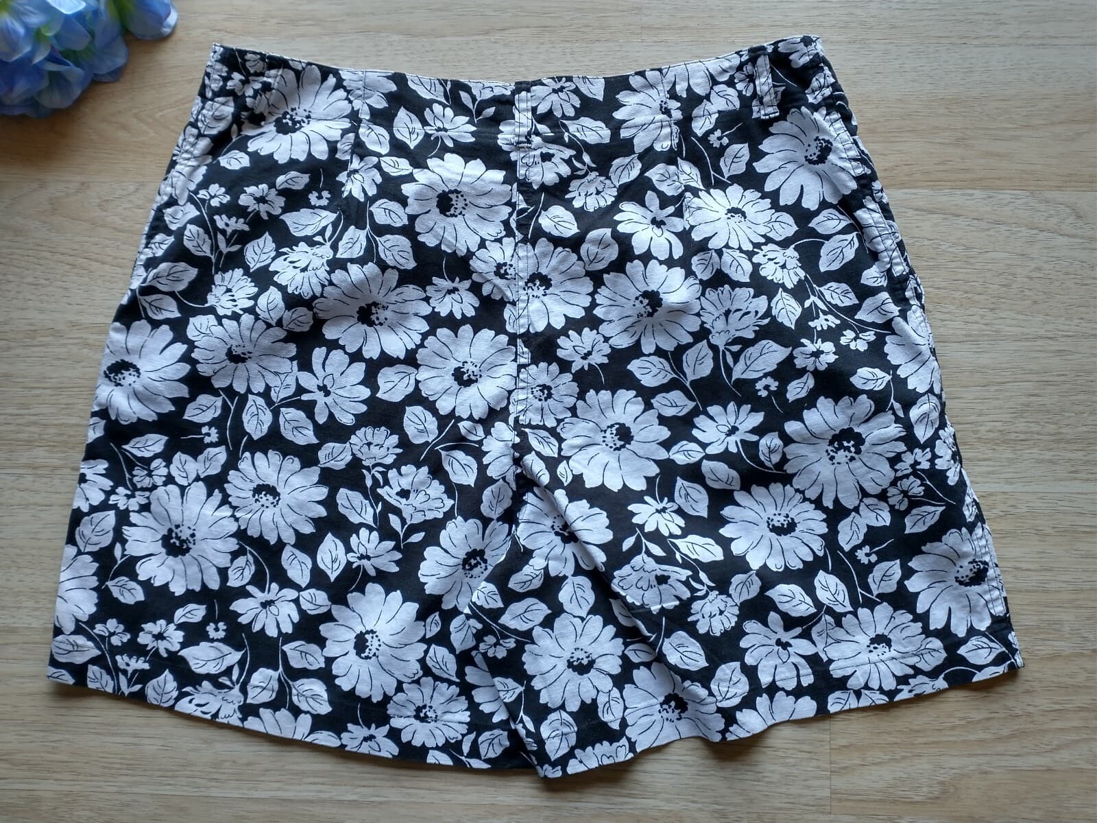 Jones New York Sport Linen Cotton Blend Floral Shorts Front Zip Women Sz.14 - Thumbnail 4