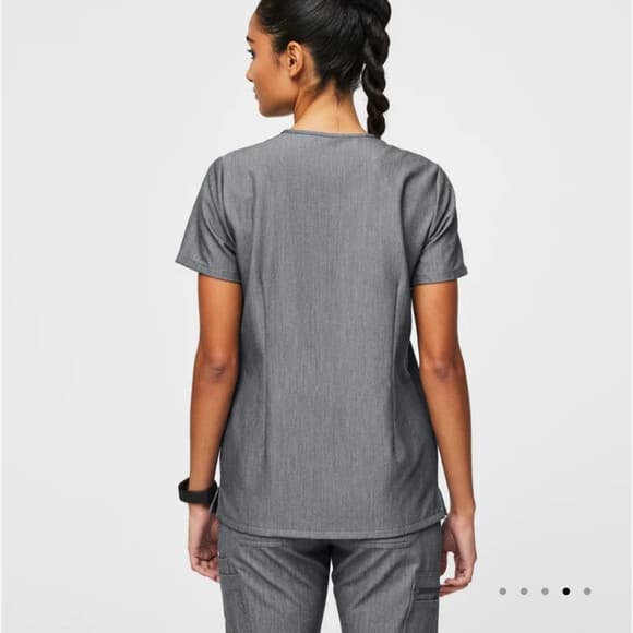 FIGS Technical Collection Casma 3 Pocket Scrub Top Short Sleeve Grey Women's S - Thumbnail 5