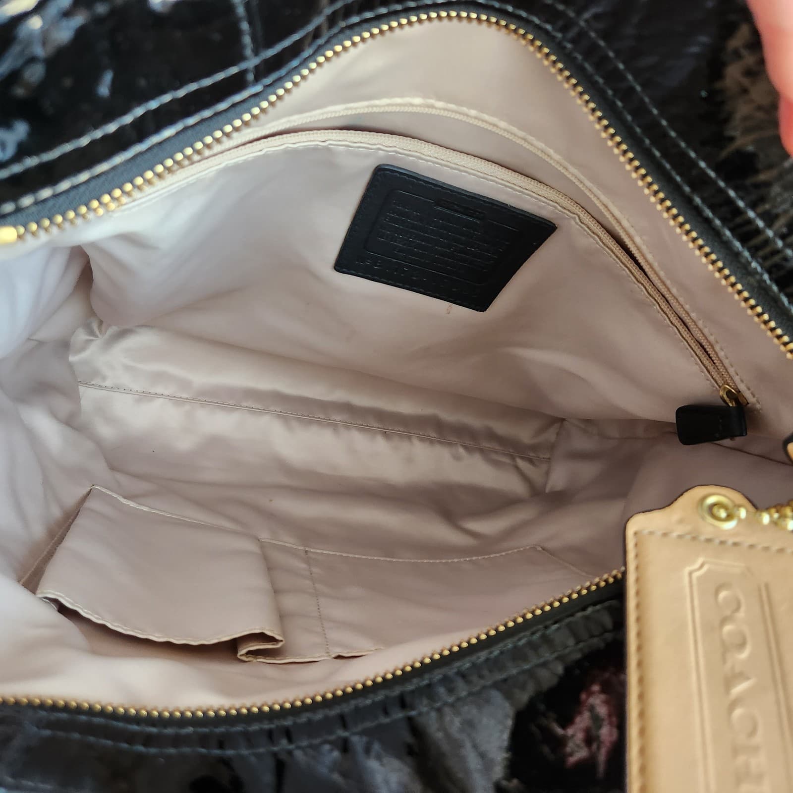 Coach Audrey Op Art Lurex Pique Leigh Logo Slim Large Tote Black Beige #17035 - Thumbnail 12