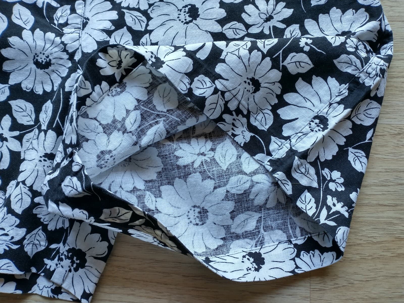 Jones New York Sport Linen Cotton Blend Floral Shorts Front Zip Women Sz.14 - Thumbnail 2