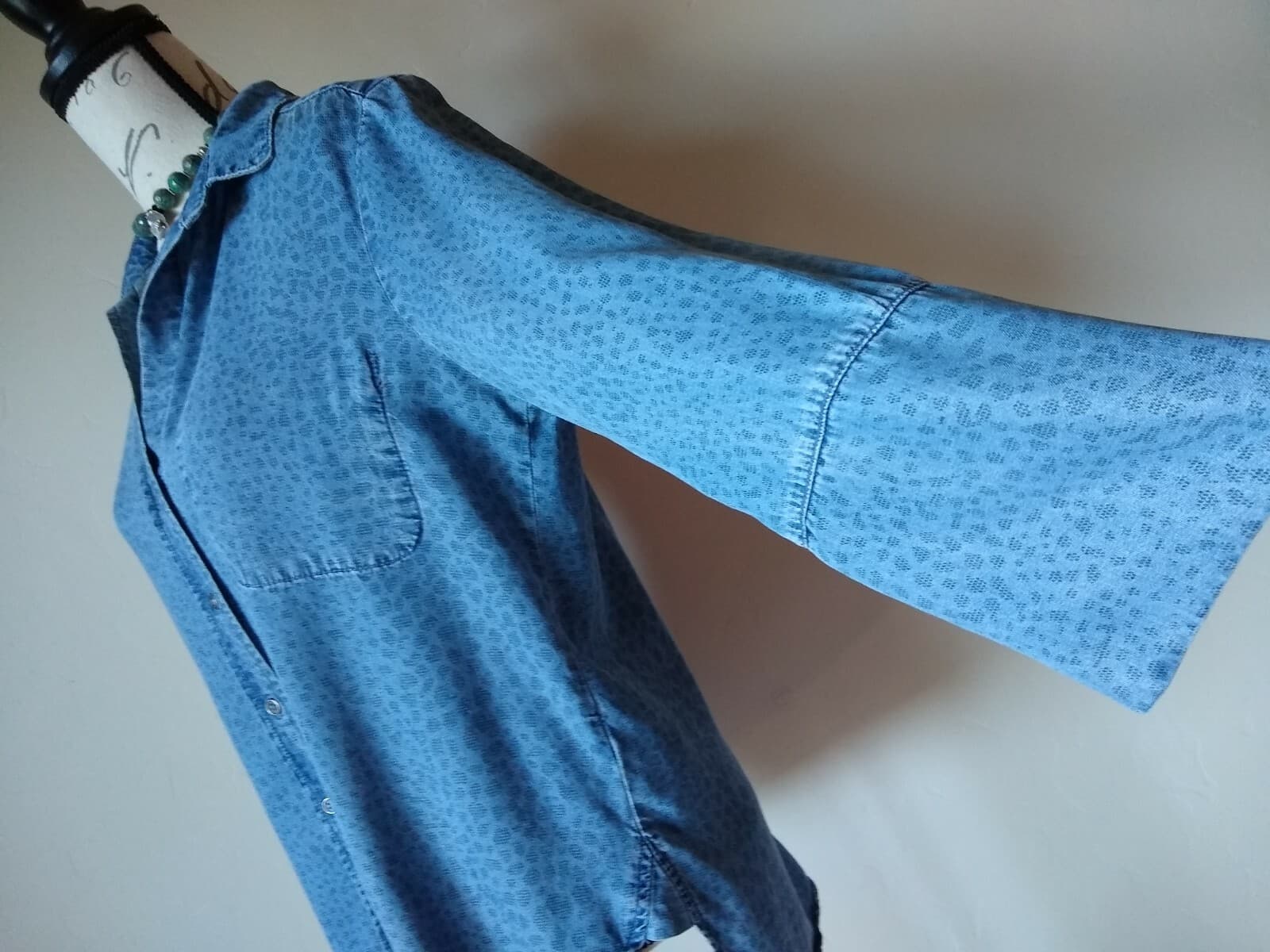 Chelsea & Violet Chambray Shirt Top Long Sleeve Inside Pocket Blue Bust 44 in. - Thumbnail 3