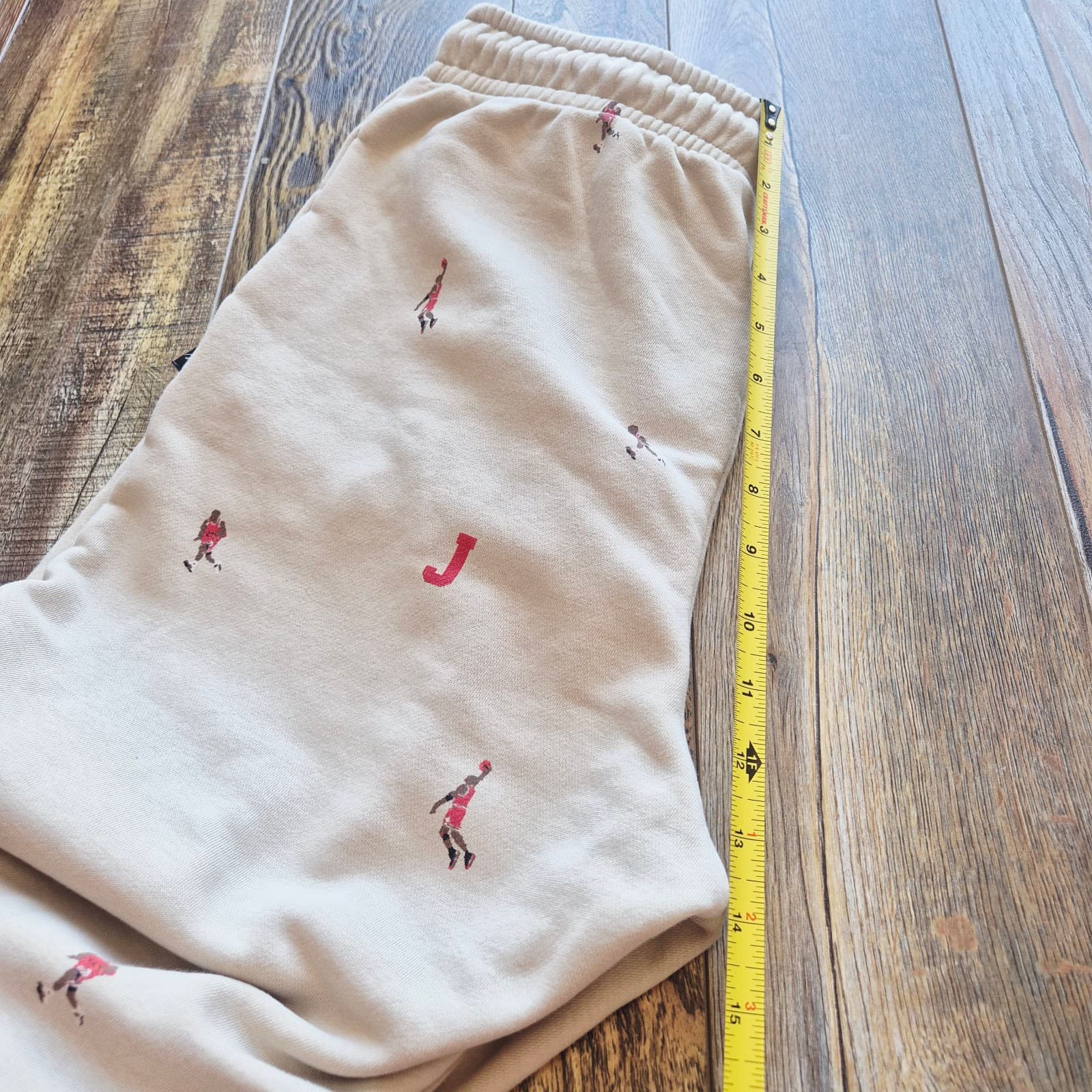 NWoT Nike Air Jordan MJ Essentials Holiday Fleece Pant All Over Print Beige Sz.S - Thumbnail 15