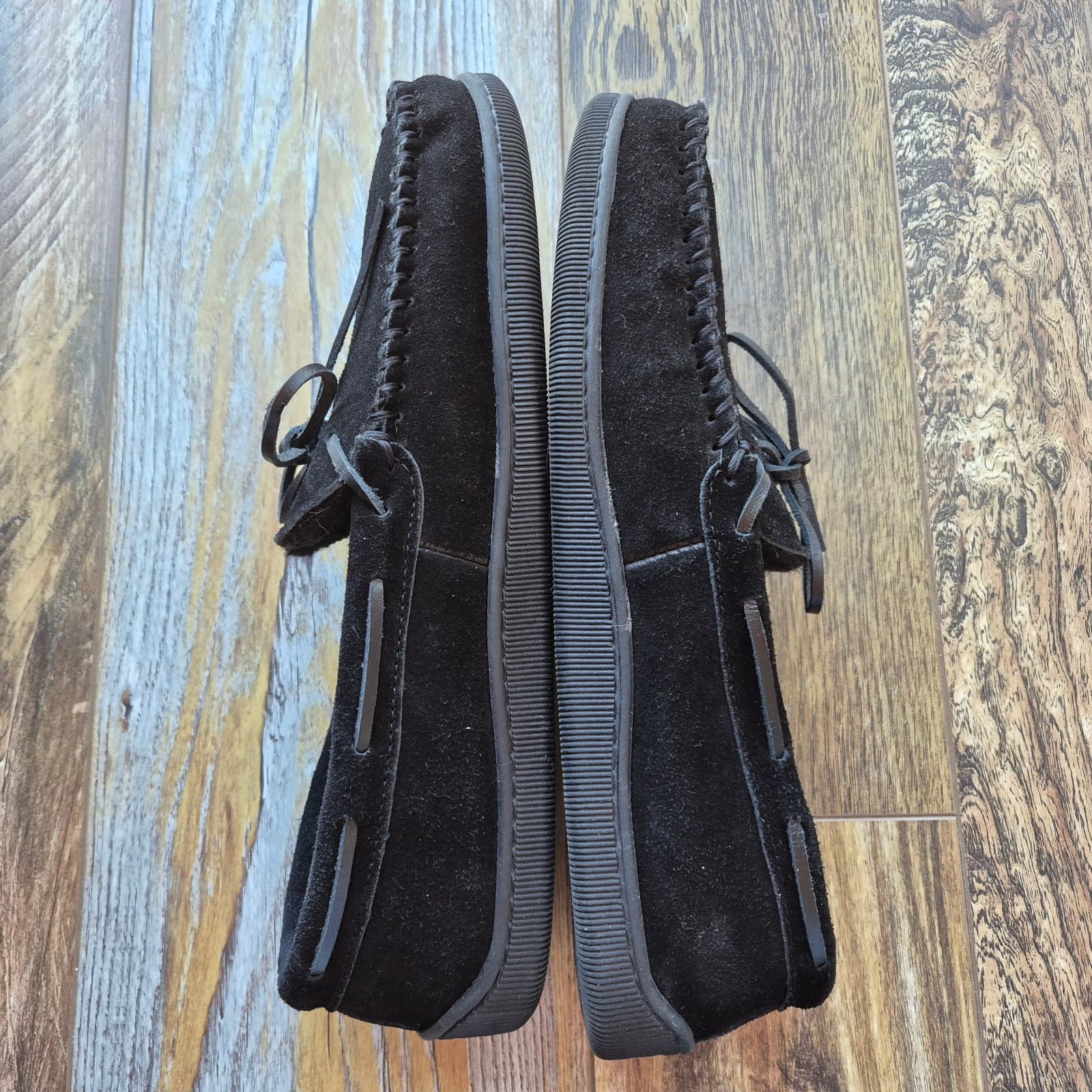 Minnetonka Men's 13M Pile Lined Hardsole Black Suede Moccasin In-Out Door Sipper - Thumbnail 7