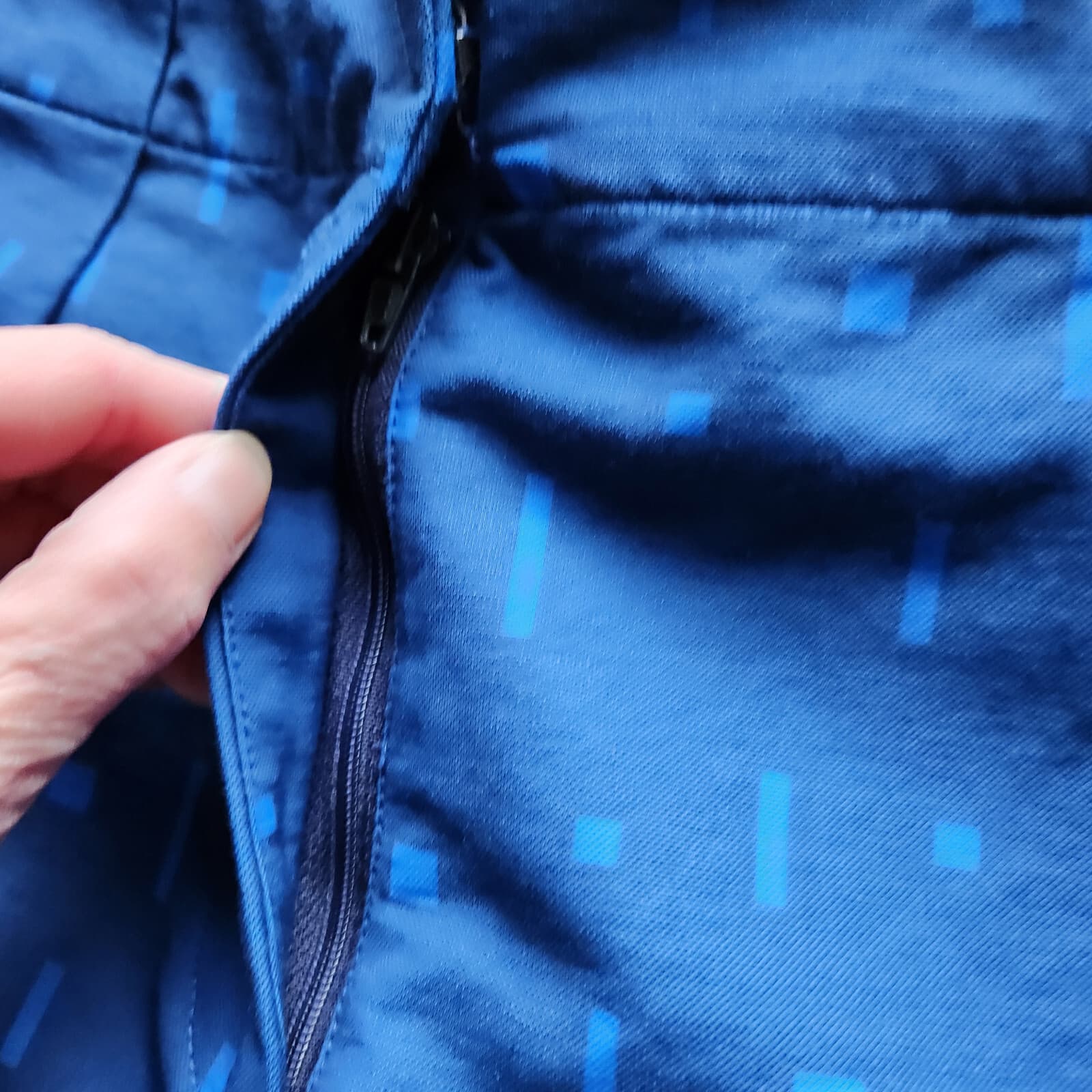 A|X Armani Exchange 3" Shorts Pocket Zip Cotton Blend Square-Printed Blue Sz.8 - Thumbnail 2