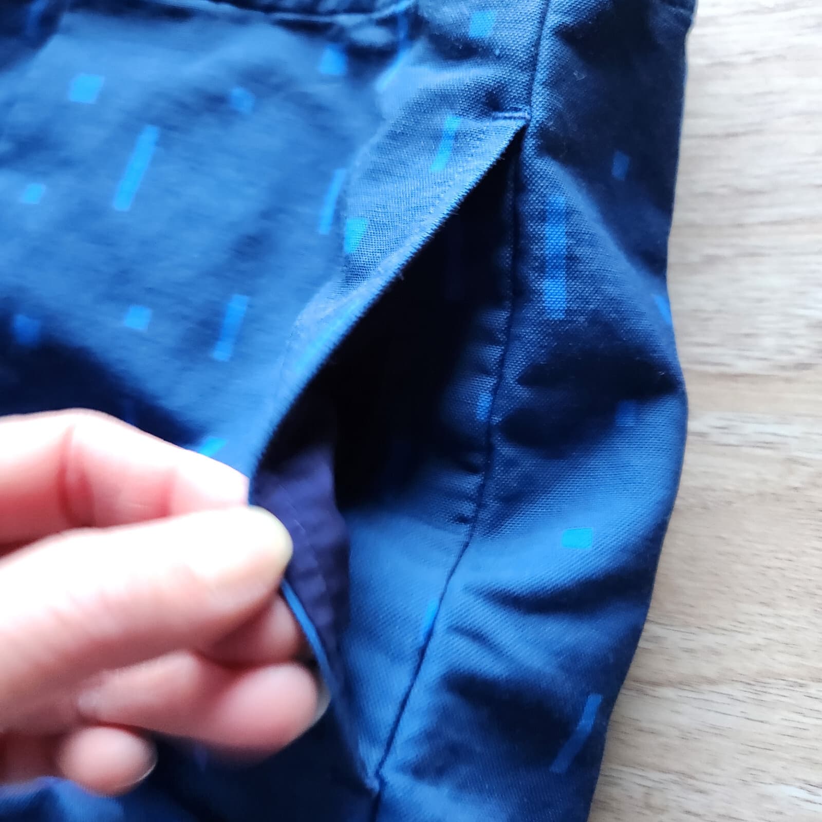 A|X Armani Exchange 3" Shorts Pocket Zip Cotton Blend Square-Printed Blue Sz.8 - Thumbnail 5