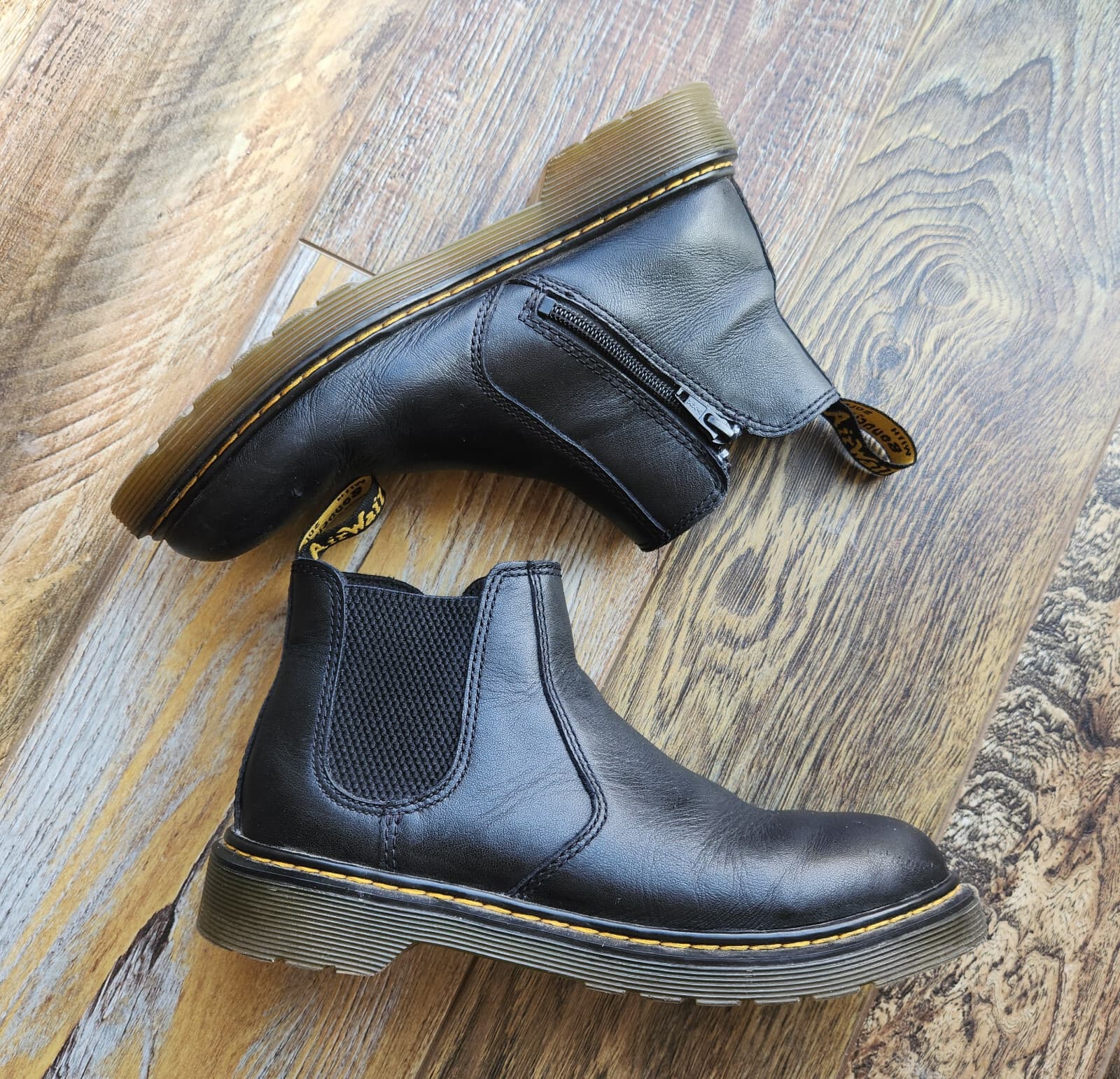 Dr.Martens 2976Y Leather Chelsea Boots Elastic Gussets Ankle-Zip Black M5 W6 - Thumbnail 6