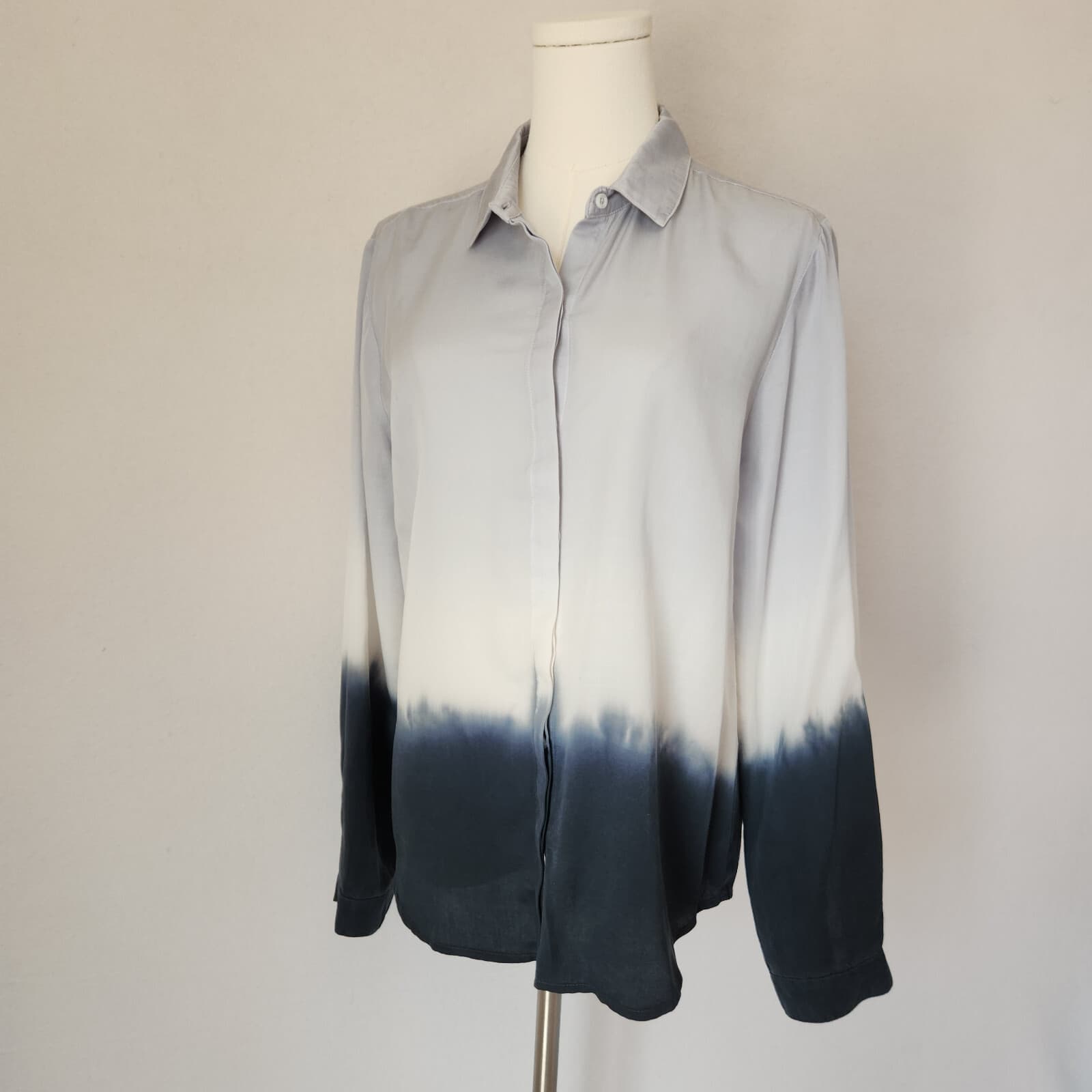 Cloth & Stone Ombre Dip-Dyed Button-Down Shirt Long Sleeve Tencel Grey Blue Sz.M