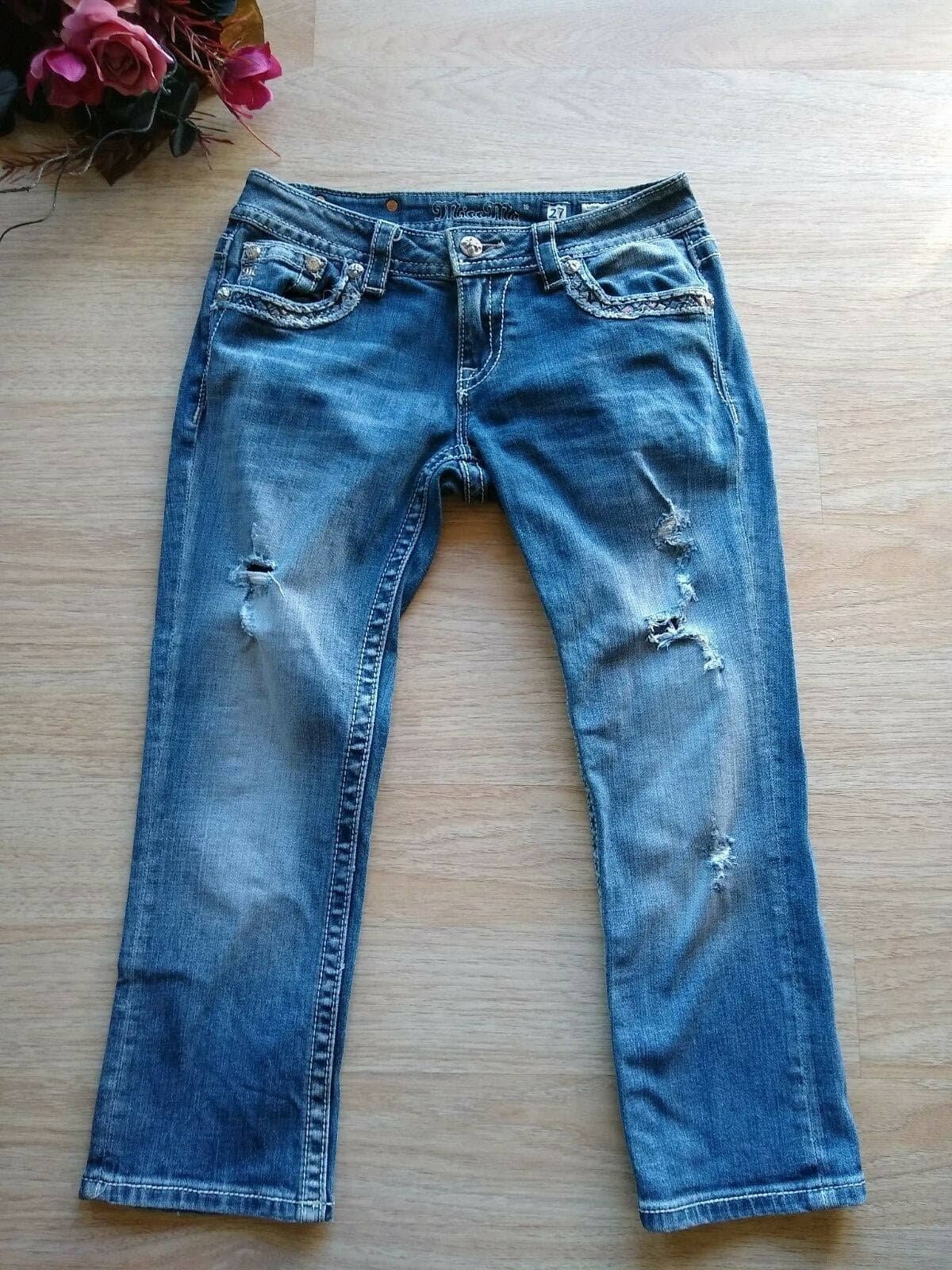 Miss Me Signature Cuffed Capri Jeans Embroidered Distressed Medium Wash Blue 27 - Thumbnail 3