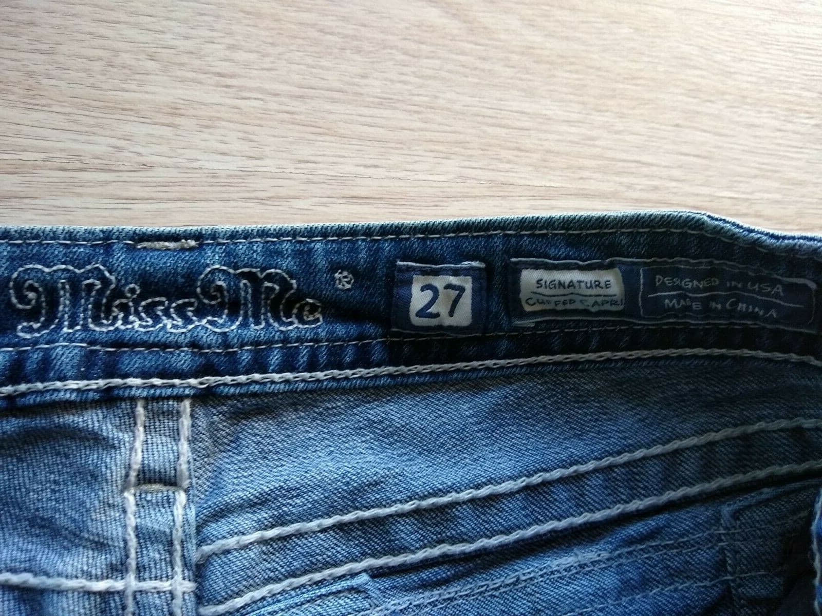 Miss Me Signature Cuffed Capri Jeans Embroidered Distressed Medium Wash Blue 27 - Thumbnail 8