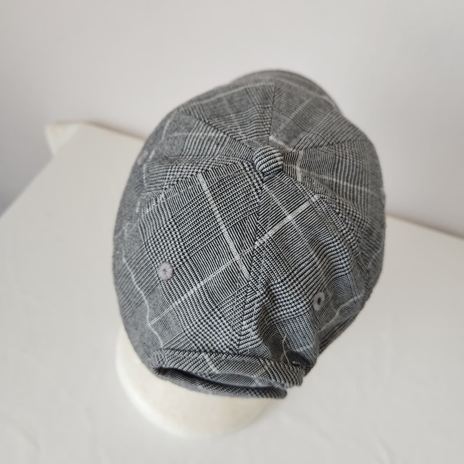 NWoT Legendary Bali Hai Golf Club Las Vegas Hat Adjustable Plaid Gray Glitter - Thumbnail 7
