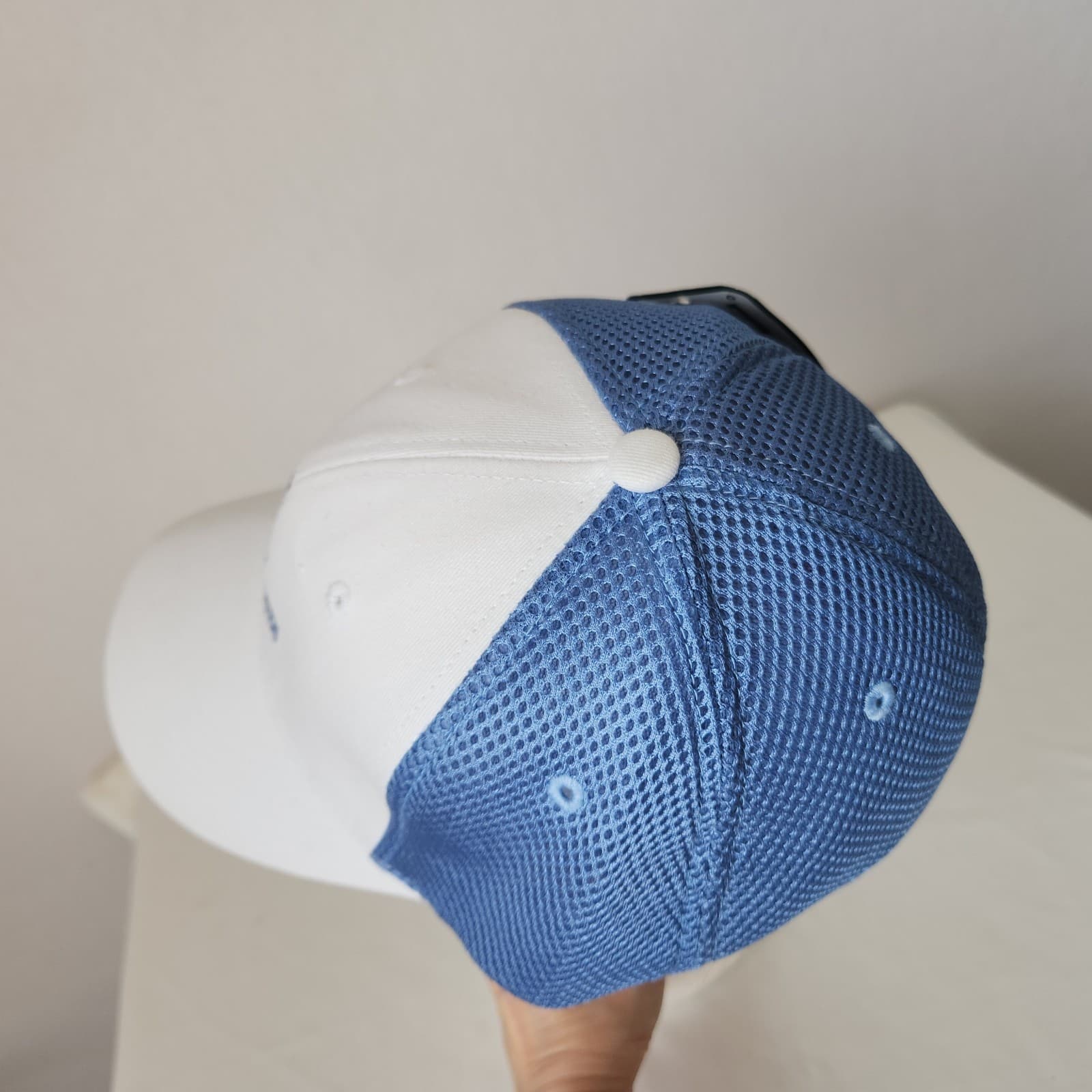 NWoT Legendary Royal Mayfair Golf Club Hat Cap Stretch Perfect Fit Blue White - Thumbnail 7