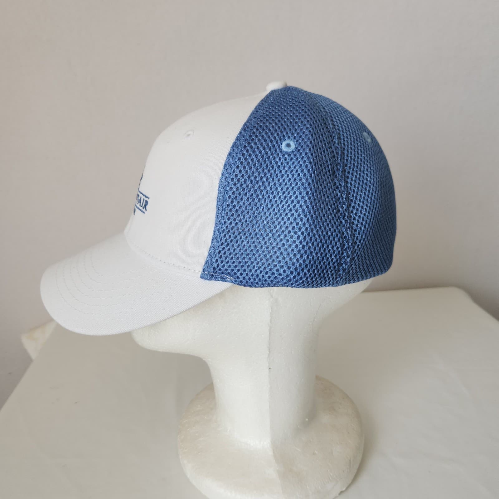 NWoT Legendary Royal Mayfair Golf Club Hat Cap Stretch Perfect Fit Blue White - Thumbnail 6