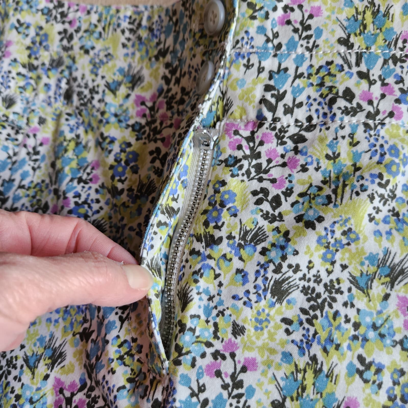 NWoT J.Jill Live in Chino Floral Pencil Mini Skirt Zip Pocket Multicolor Sz.14 - Thumbnail 4