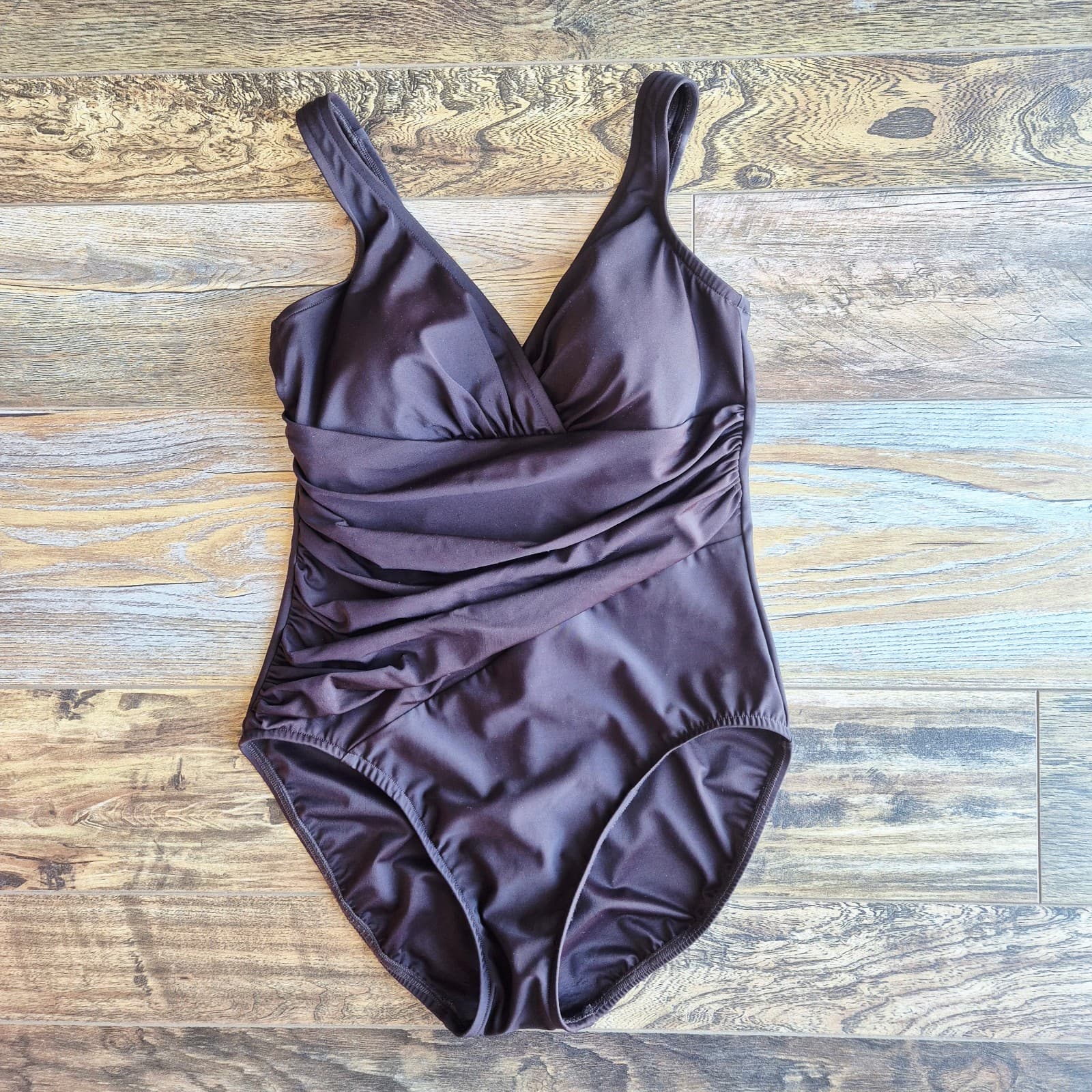 Trimshaper One Piece Surplice Swimsuit Ruched Tummy Control Underwire Brown US10 - Thumbnail 5