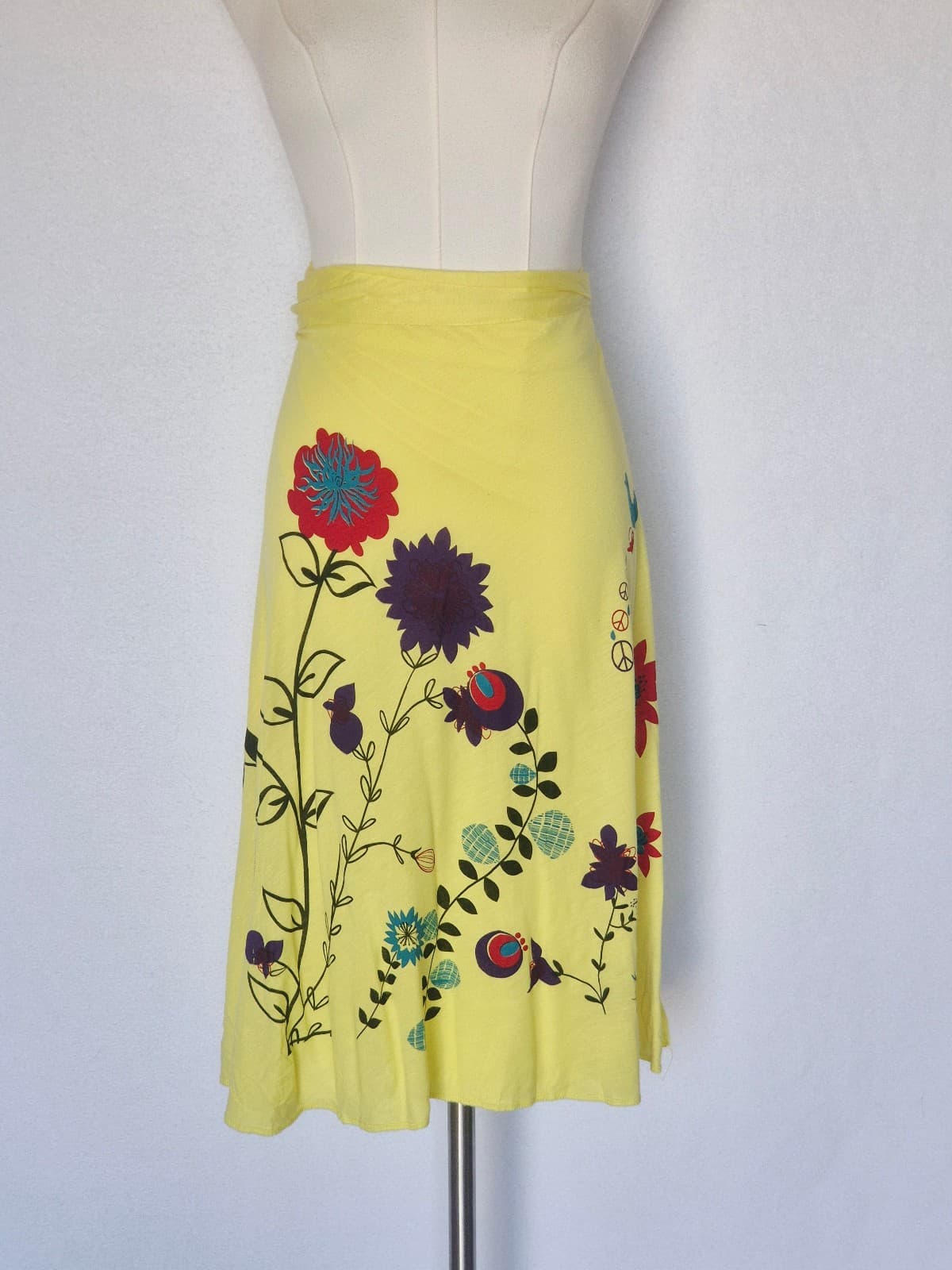 Lakhay's Collection Made in Nepal Floral Wrap Skirt Knit Viscose Yellow One Size - Thumbnail 2