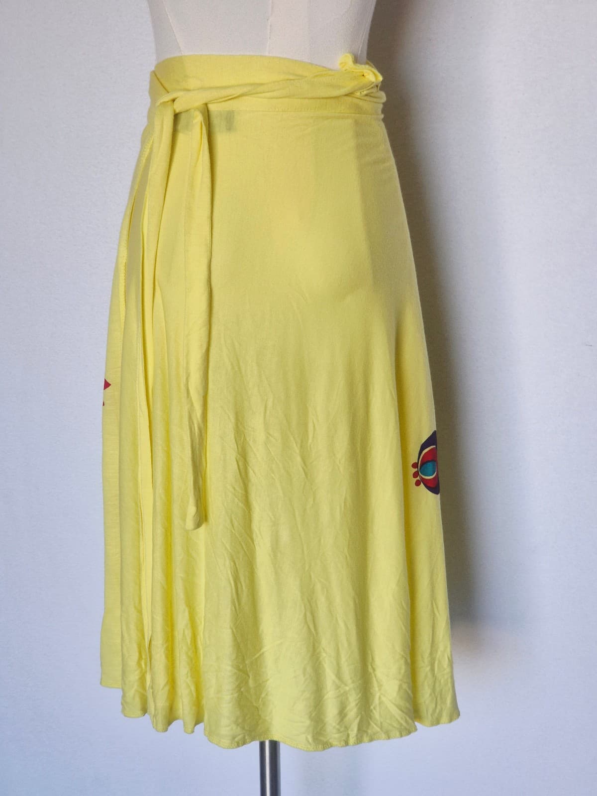 Lakhay's Collection Made in Nepal Floral Wrap Skirt Knit Viscose Yellow One Size - Thumbnail 4