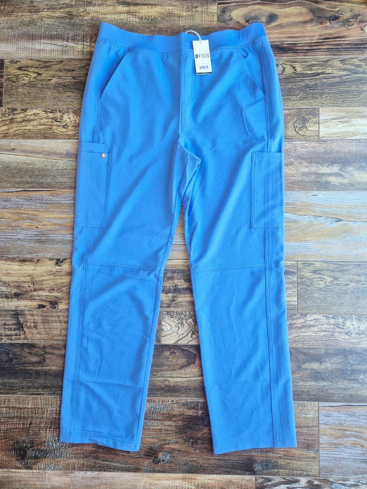 NEW FIGS Axim Straight-Leg Cargo Scrub Pants Pull-On 7-Pocket Ceil Blue Men's XL