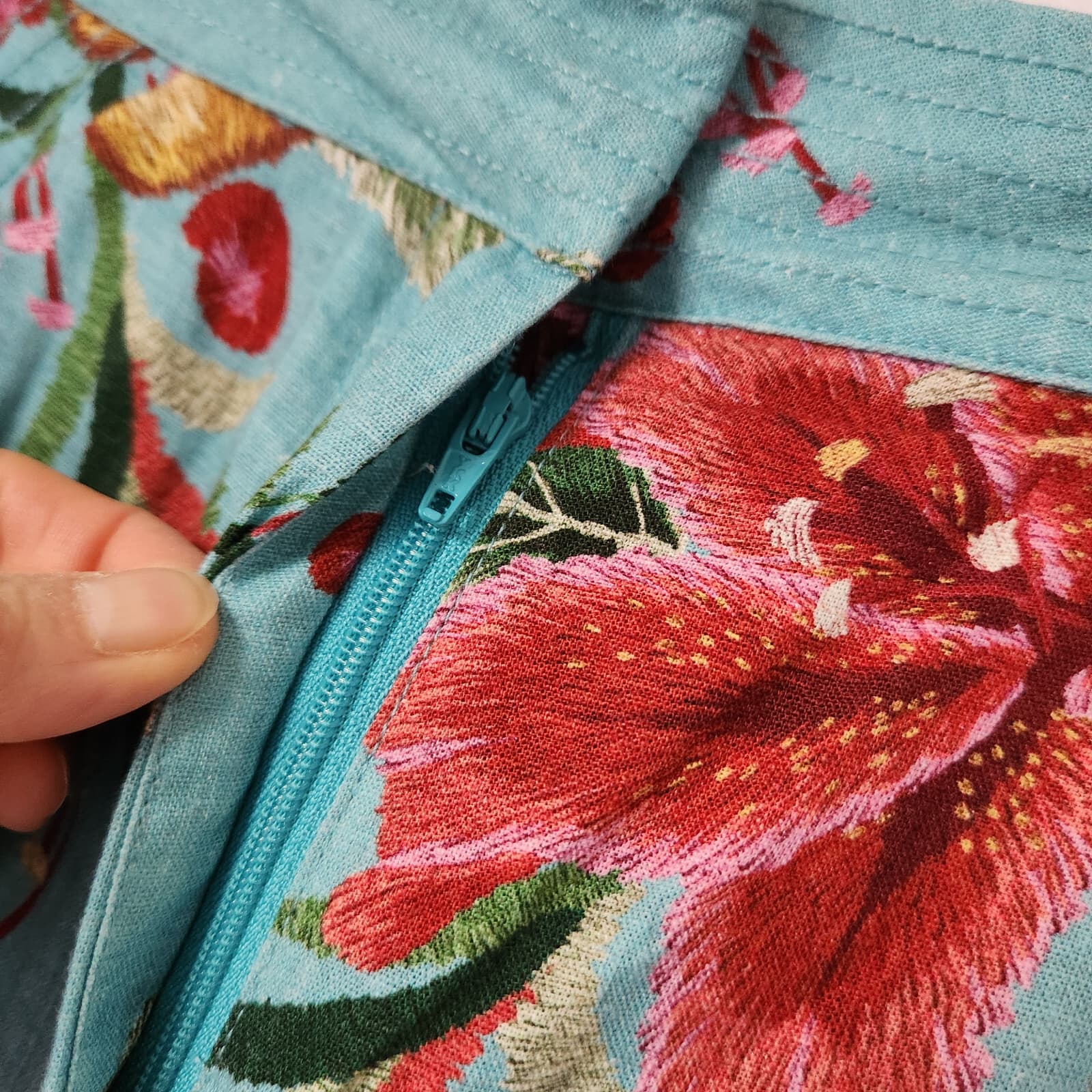 NWoT Farm Rio Anthropologie Melanie Floral Bermuda Shorts Linen Blend Blue XS - Thumbnail 7
