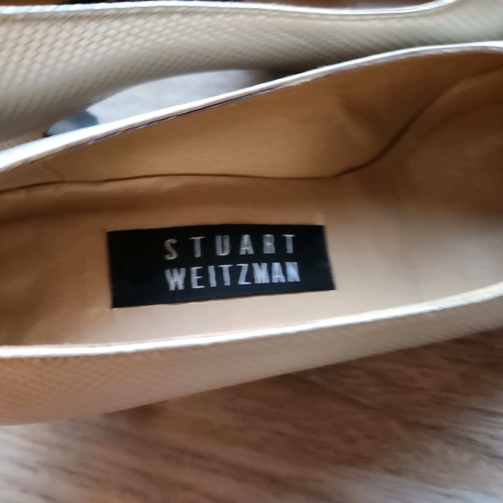 Stuart Weitzman Pearly Gold Textured Leather 2.5 " Heels Classic Pumps Sz.US6.5B - Thumbnail 9