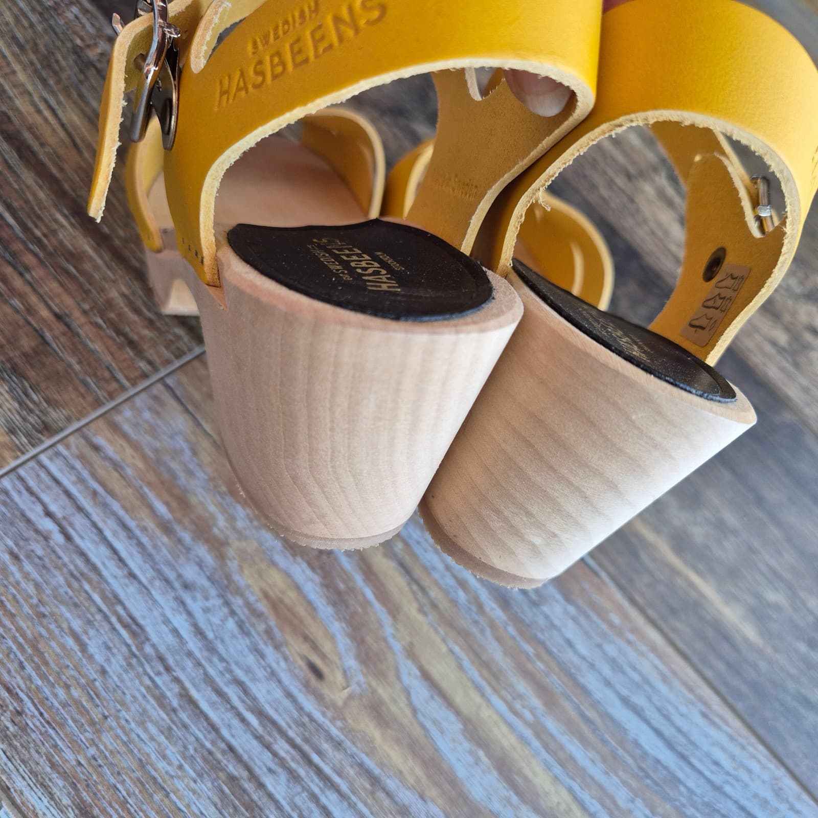 NIB Swedish Hasbeens $370 Peep Toe High Sandals Yellow Leather Wood-Heel Sz.EU35 - Thumbnail 10