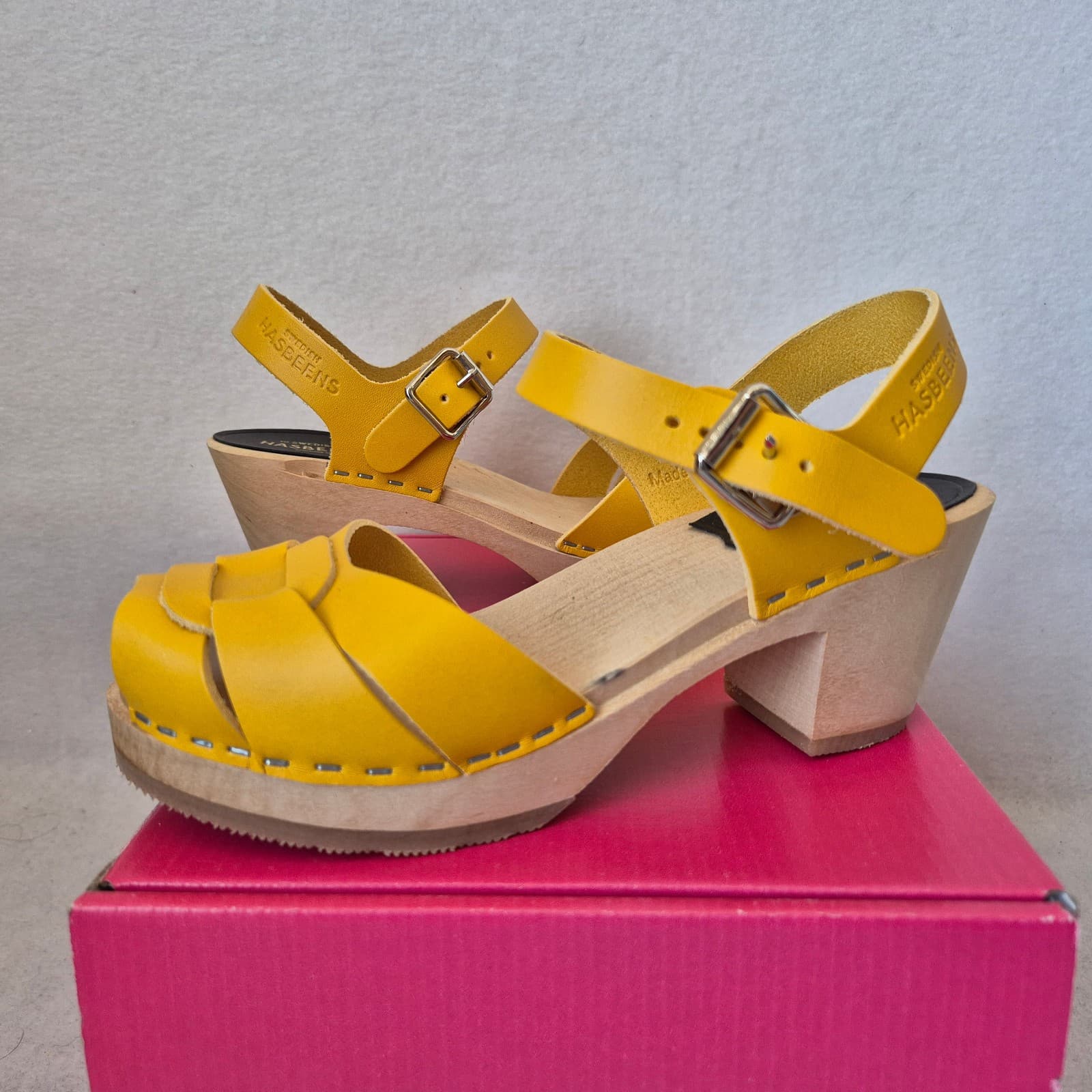 NIB Swedish Hasbeens $370 Peep Toe High Sandals Yellow Leather Wood-Heel Sz.EU35 - Thumbnail 6