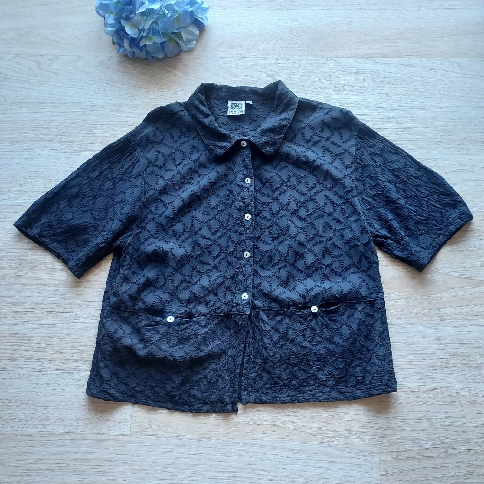 Vintage Johnny Was Collection Eyelet Top Short Sleeve Mother-Peral Button Blue M - Thumbnail 3