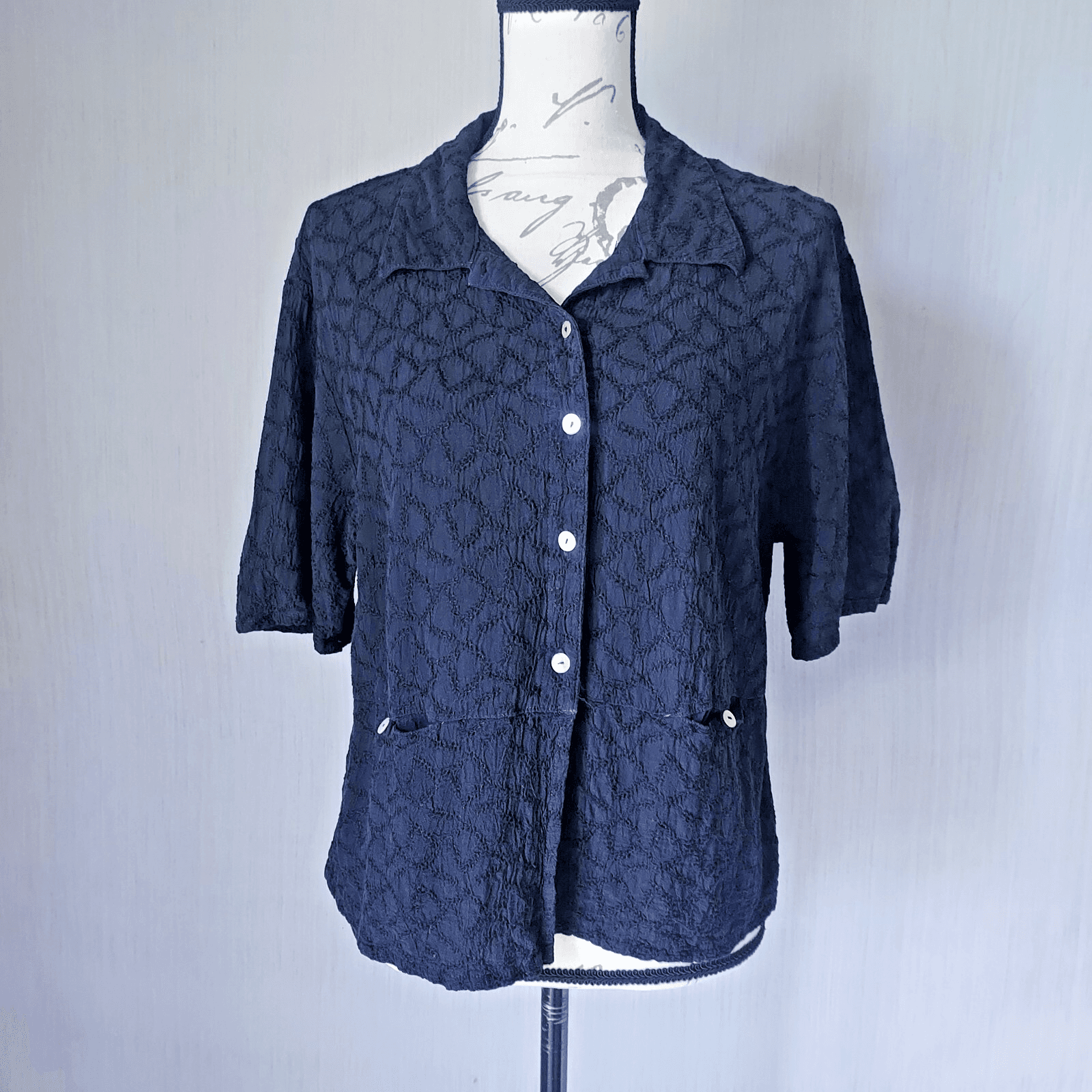 Vintage Johnny Was Collection Eyelet Top Short Sleeve Mother-Peral Button Blue M - Thumbnail 2