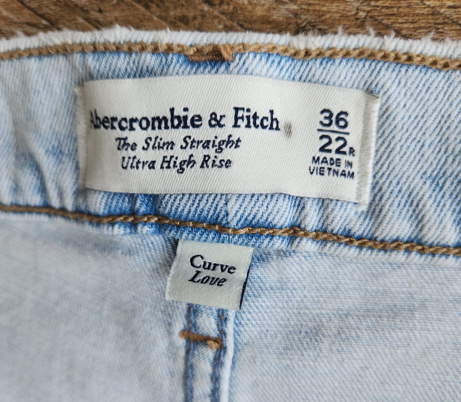 NWT Abercrombie & Fitch Curve Love Slim Straight Ultra High Rise Jean Split 36 - Thumbnail 10