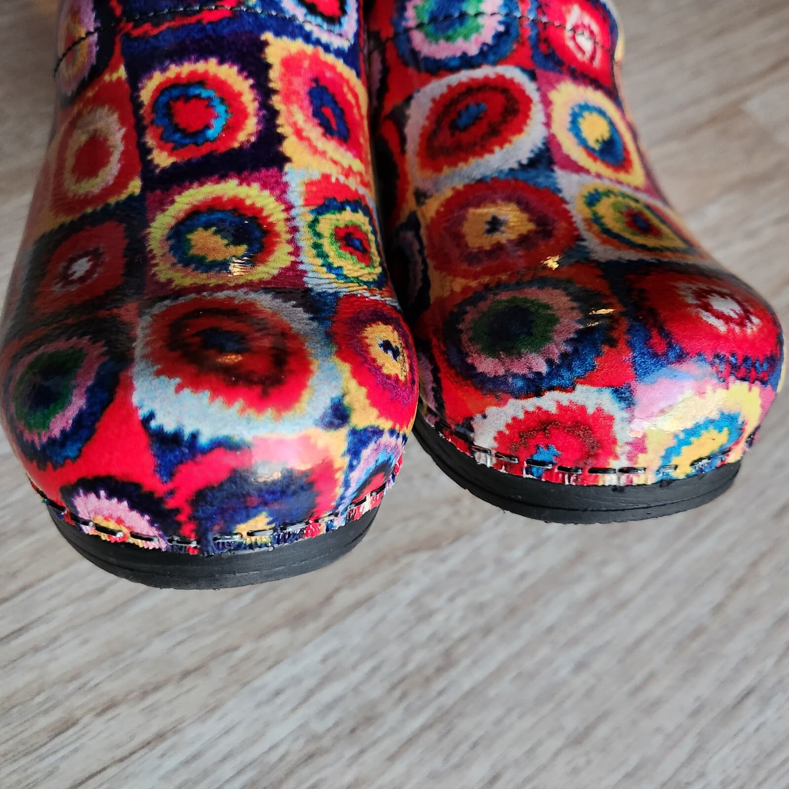 Sanita Danish Clogs Comfort Nurse Shoes Patent Leather Geo-Print Multicolor EU38 - Thumbnail 6