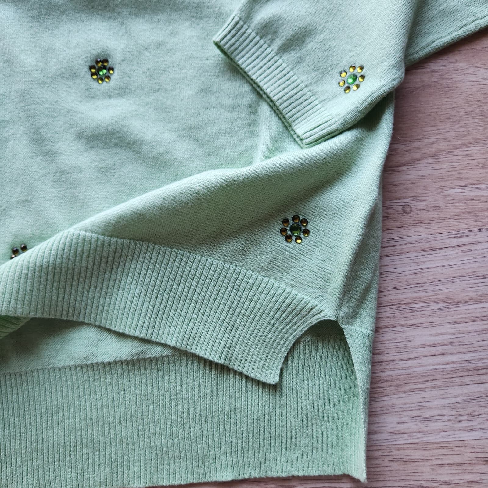 NWoT BEA YUK MUI Crystal Embellished Silk Cotton Sweater V-Neck Green Women's 44 - Thumbnail 8