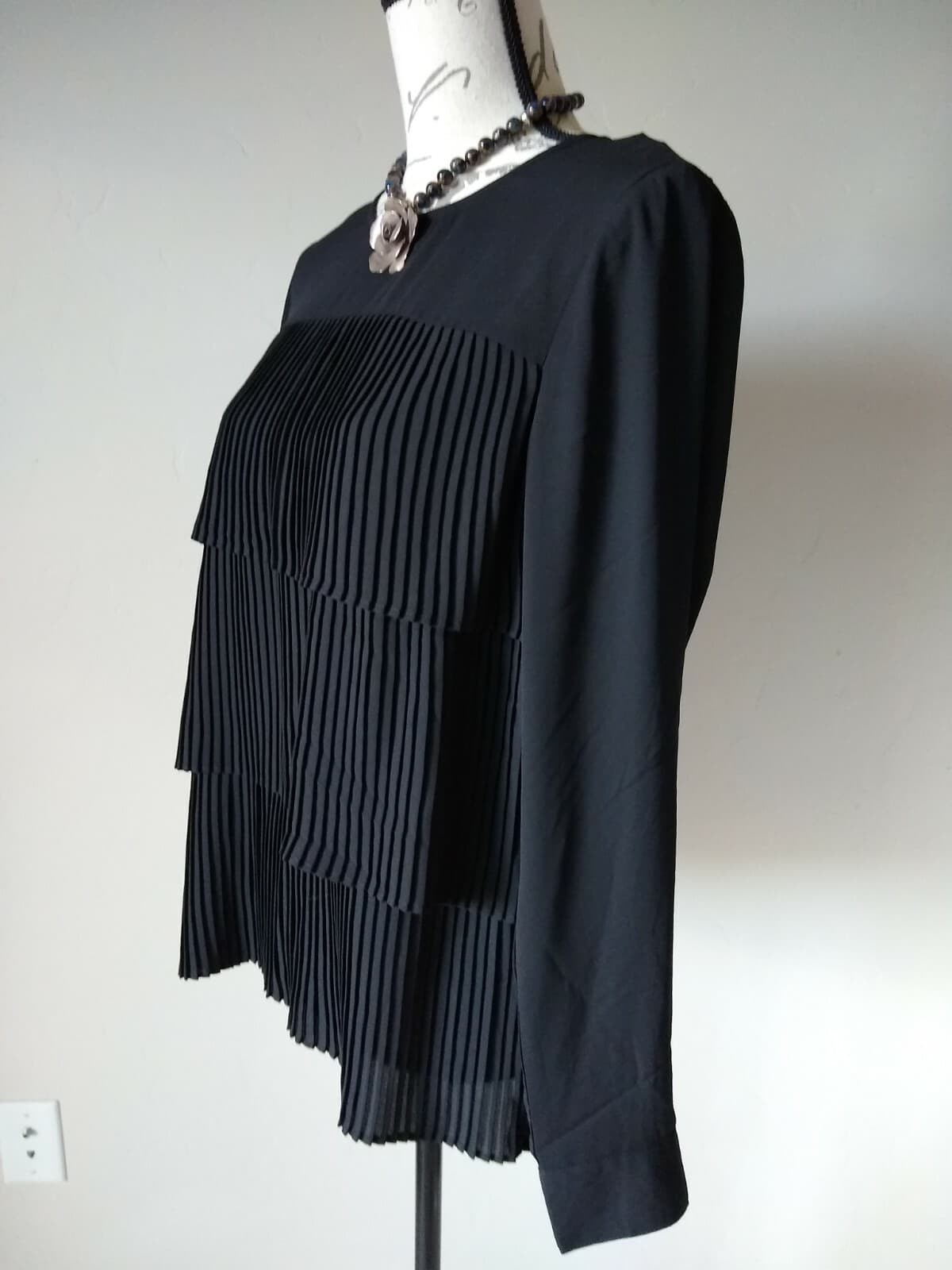 NWT J.JILL Pleat Layered Chiffon Top Blouse Long Sleeves Black Women Small $99 - Thumbnail 3