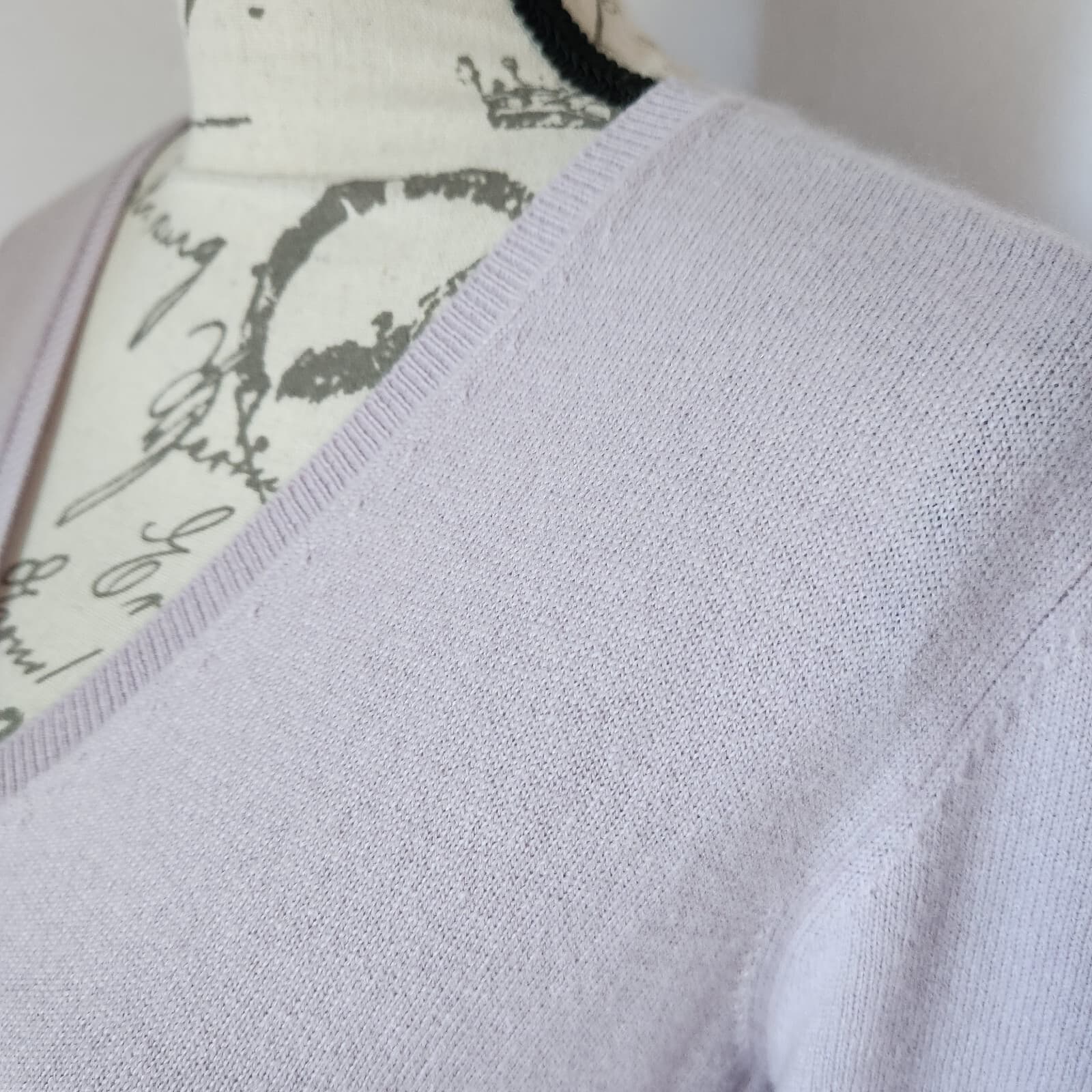 NWoT Cruciani Made in Italy 100% Cashmere Sweater Pullover V-Neck Purple Sz.44 - Thumbnail 3