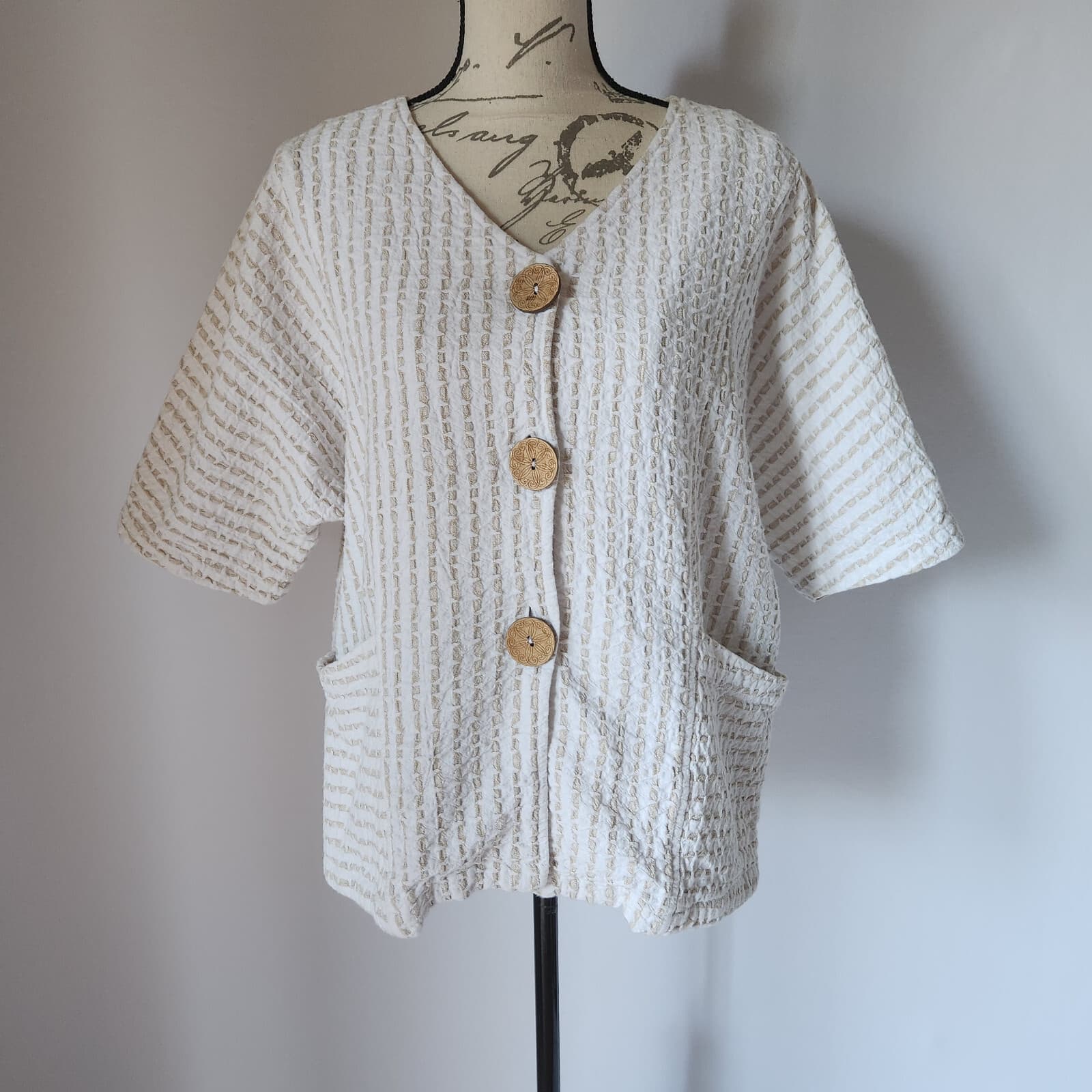Focus Lagenlook Top Short Sleeve Wooden Button Pocket Cotton White Green Sz.M - Thumbnail 2