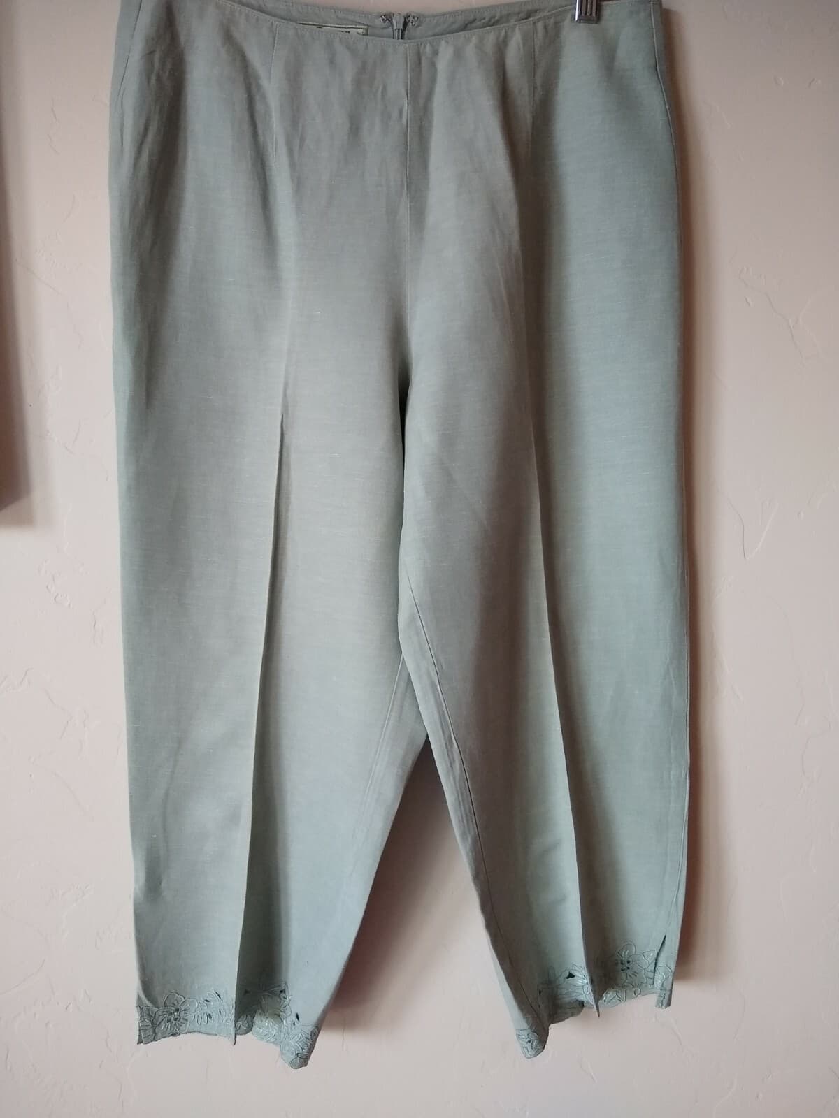 Tommy Bahama Silk Linen Blend Embroidered Crop Capri Pants Green Women Sz.12 - Thumbnail 3