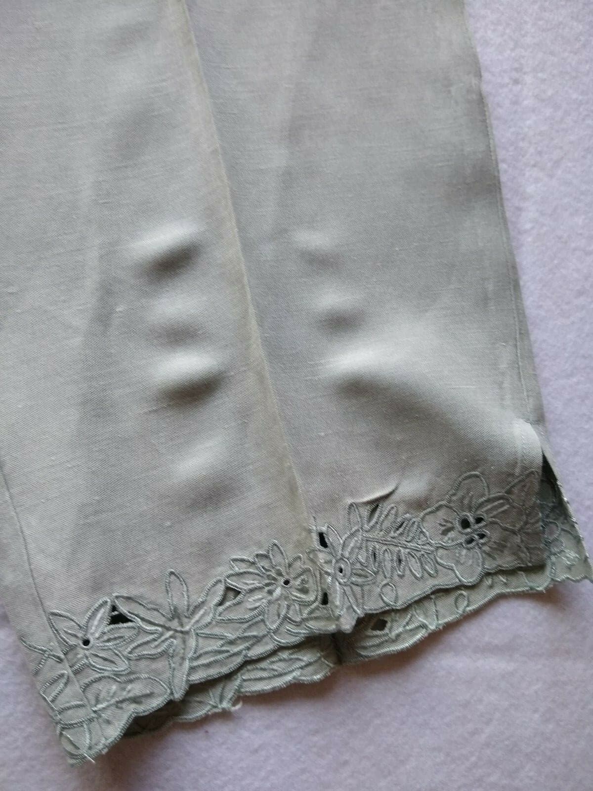 Tommy Bahama Silk Linen Blend Embroidered Crop Capri Pants Green Women Sz.12 - Thumbnail 2