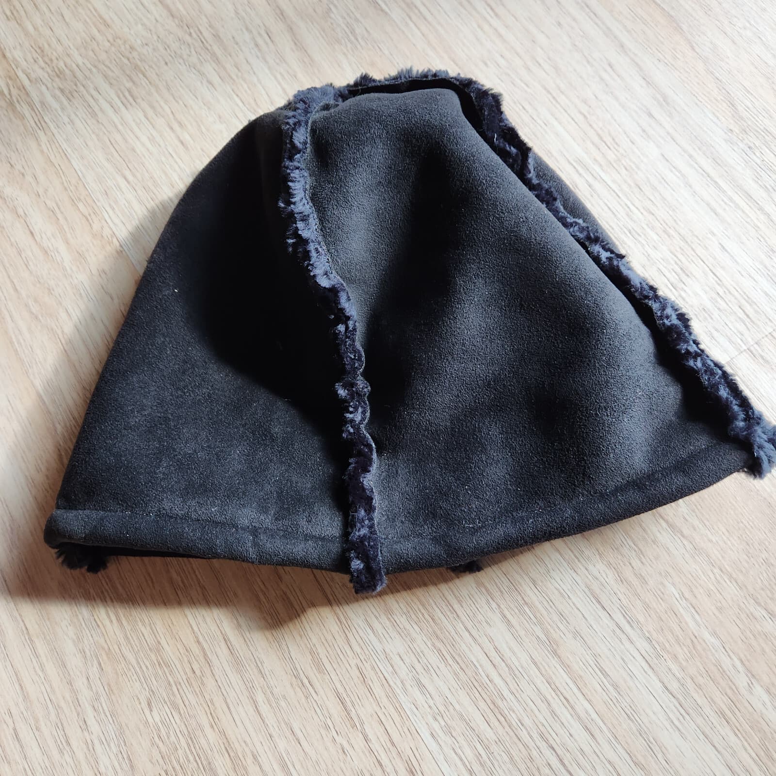 Linda Lundstrom Faux Fur Lining Winter Bucket Hat Black Women's S Made in Canada - Thumbnail 3