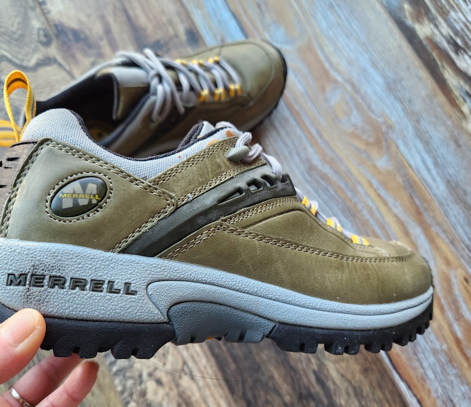 Merrell Women's 6.5 Leather Hiking Travel Shoes Air-Cushion Lace Vie Deep Olive - Thumbnail 3