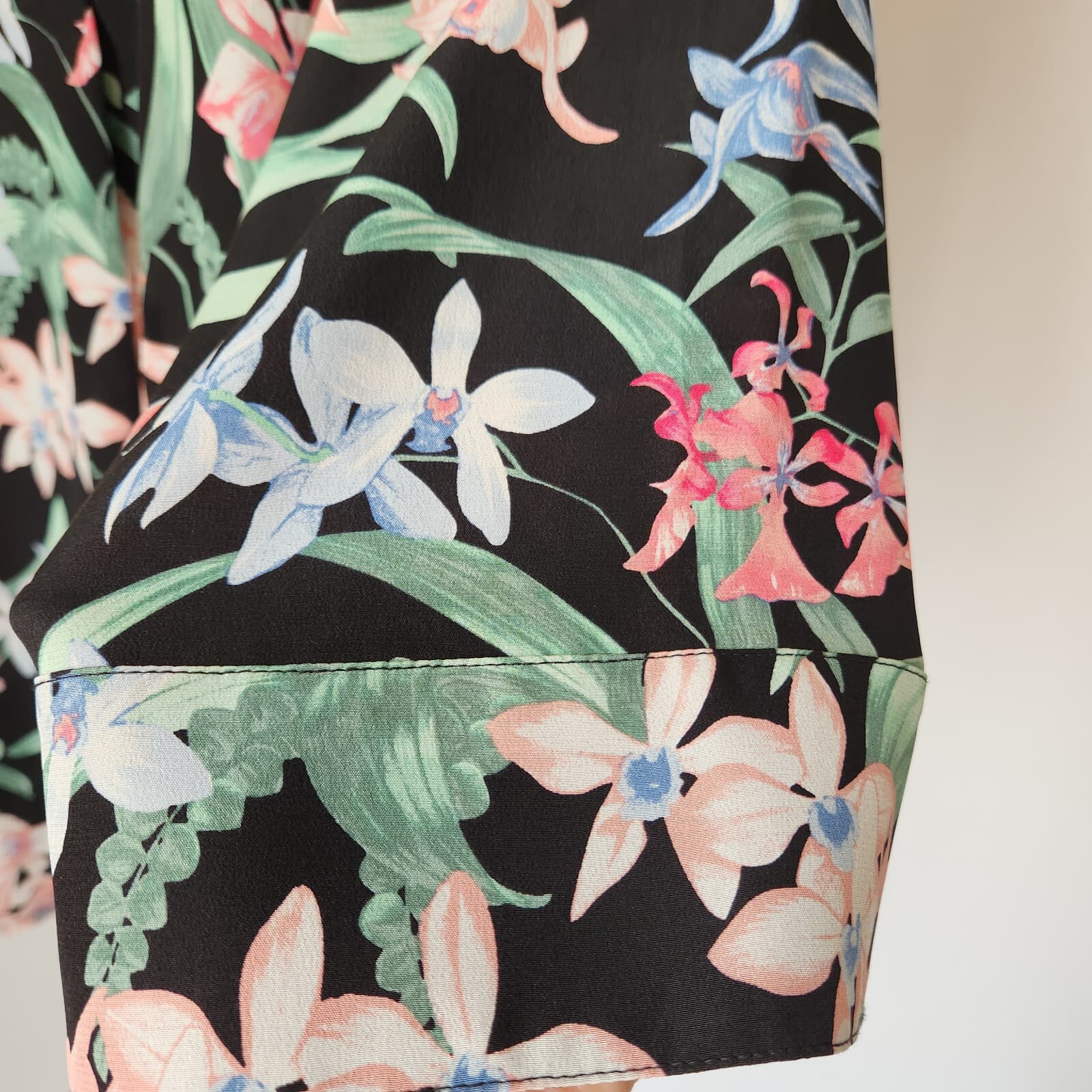 Tommy Bahama Silk Floral Tropical Tunic Top Popover 3/4 Sleeve Multicolor Sz.M - Thumbnail 3