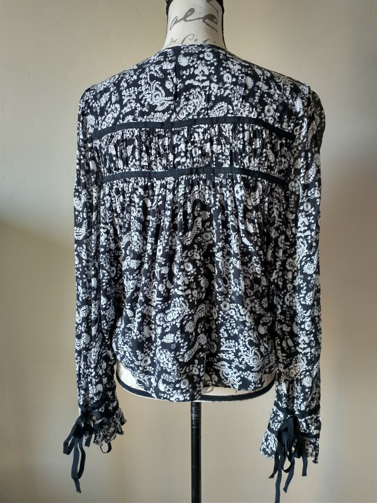 REBECCA MINKOFF Rayon Floral Boho Top Long Puff Sleeve Black White Sz.M - Thumbnail 5