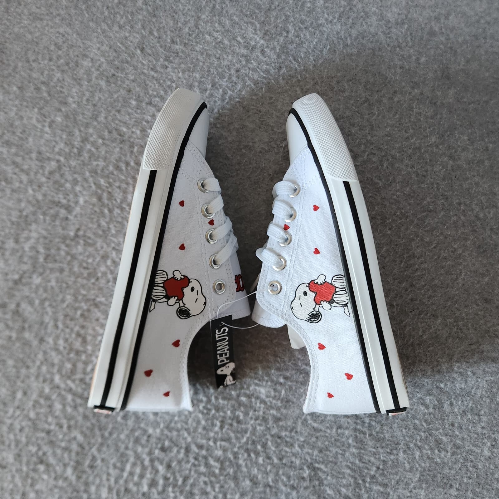 NWoB Peanuts Snoopy Hearts Canvas Sneakers Lace-Up White Youth US2 - Thumbnail 6